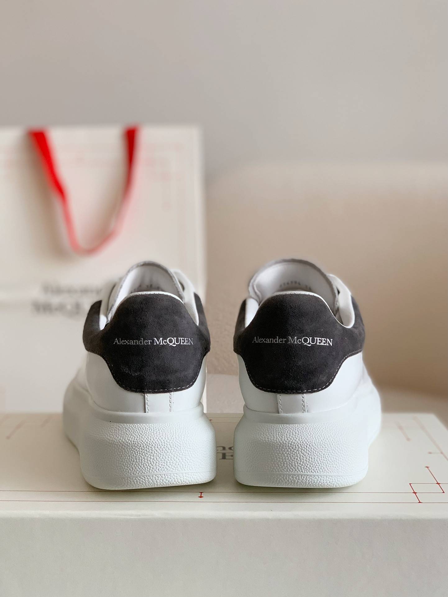 Alexander McQueen MQ Dark grey veL*Vet tail Sneakers