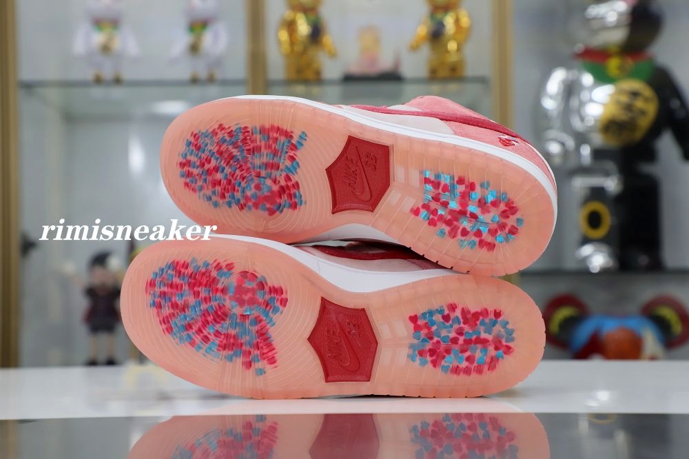 STRANGELOVE X DUNK LOW SB