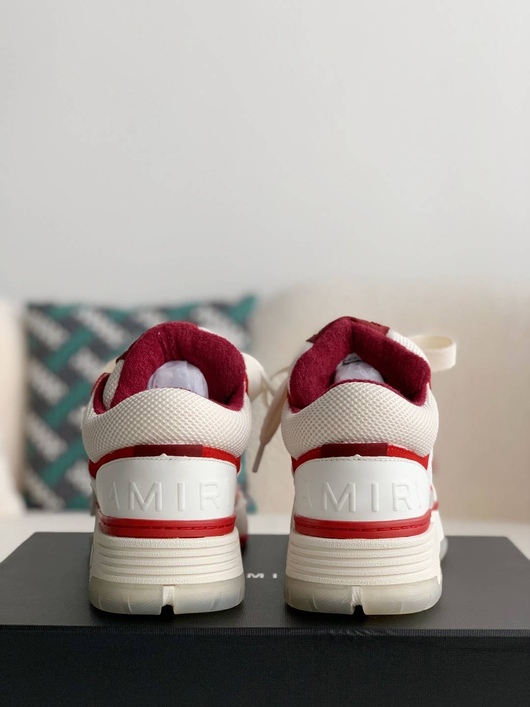 A*RI sneaker