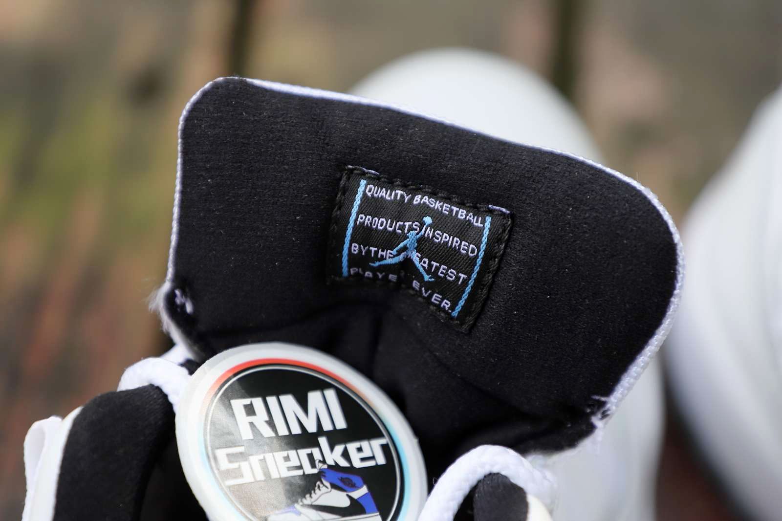 AIR JORDAN 11 RETRO LOW LEGEND BLUE AV2187-117