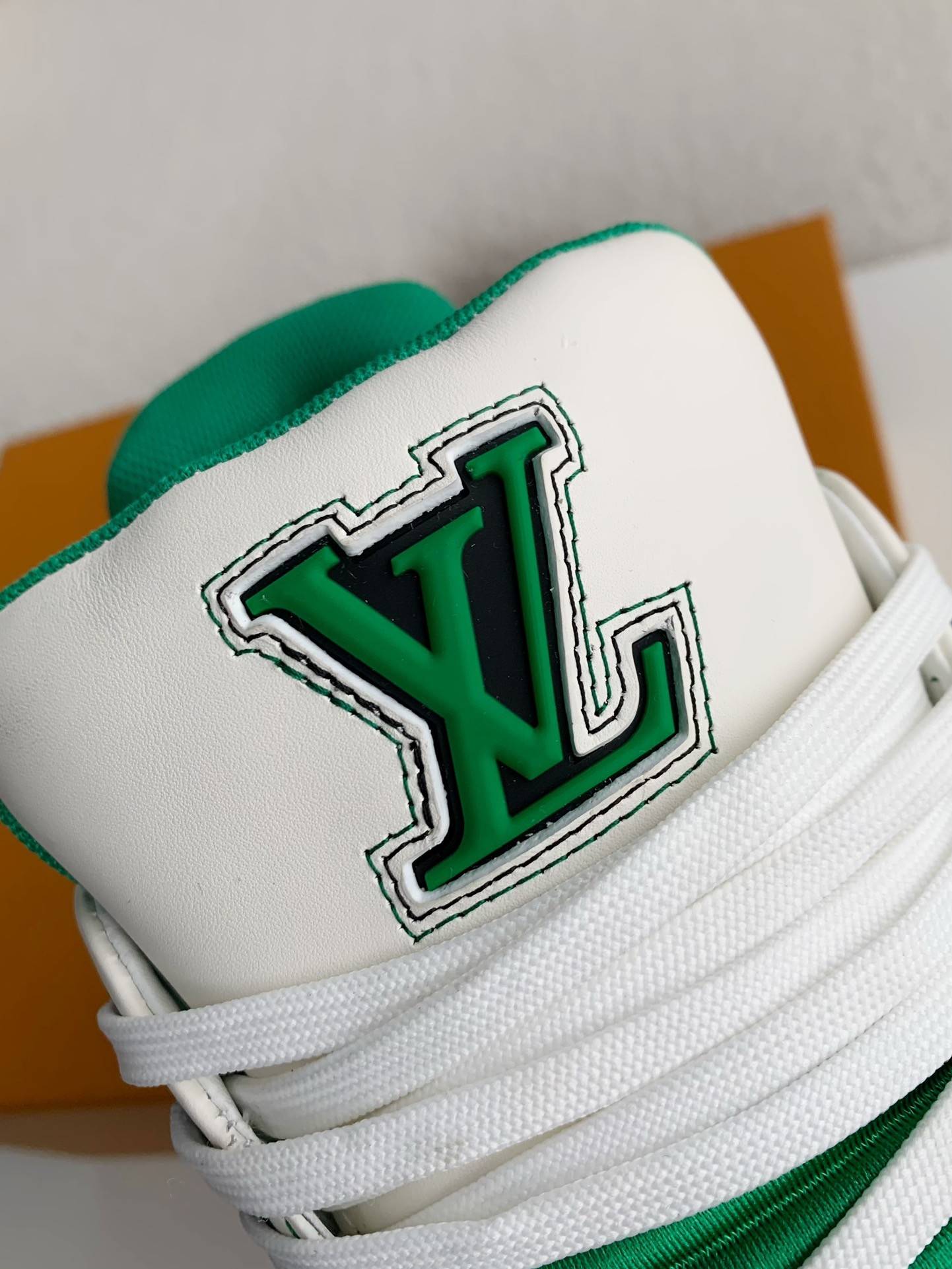 L*V TRAINER SNEAKERS