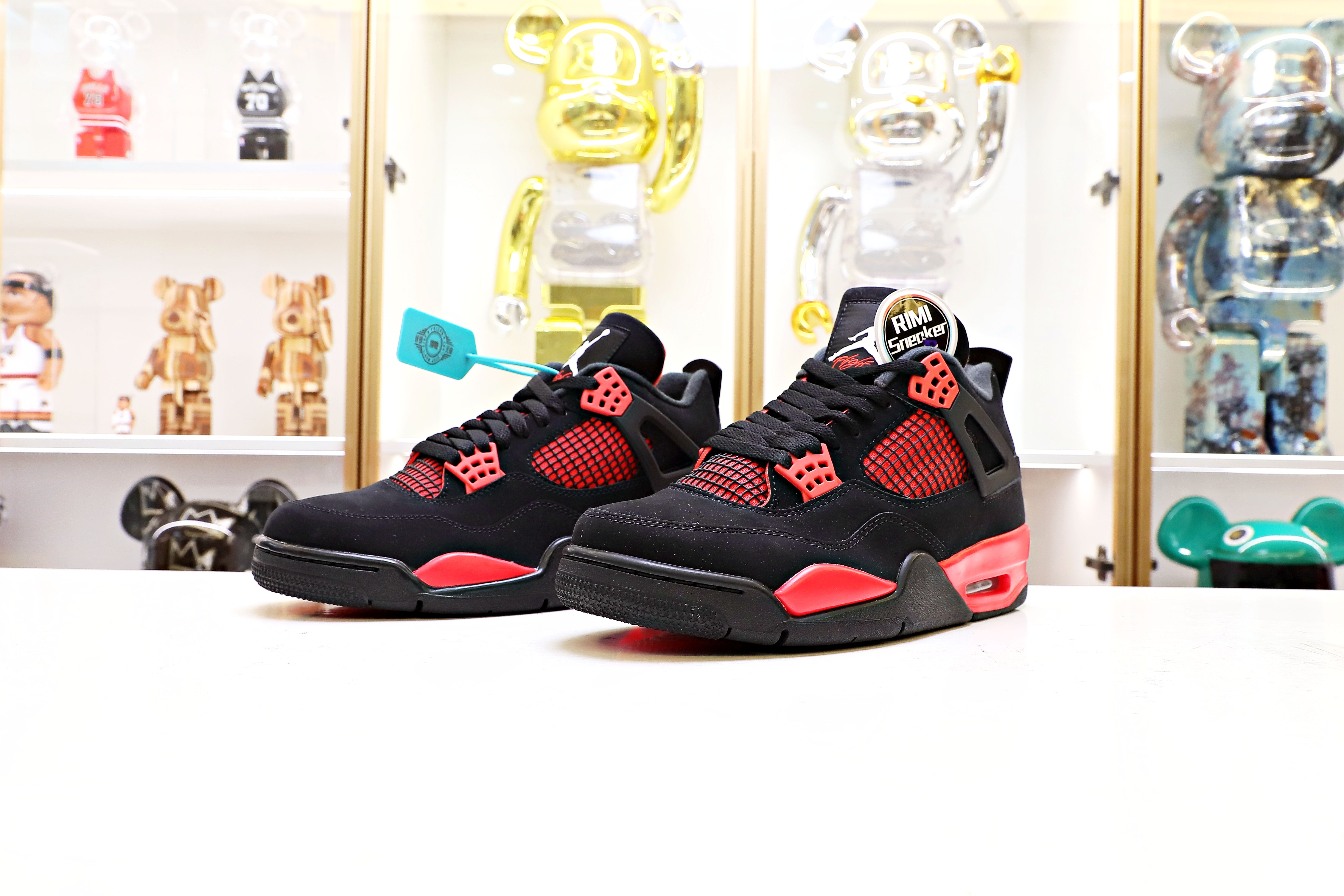 AIR JORDAN 4 RETRO