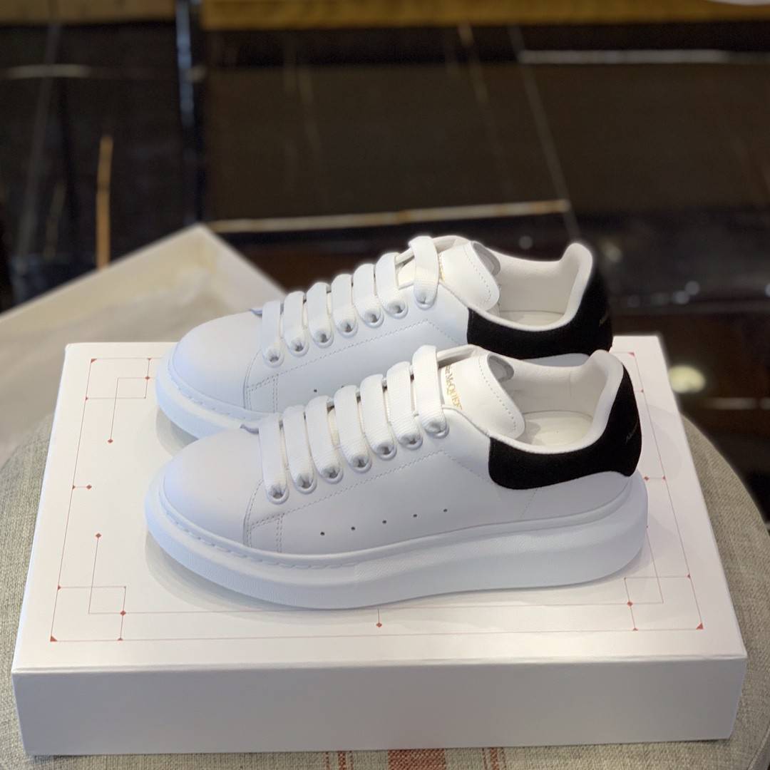 Alexander McQueen MQ Black veL*Vet tail Sneakers