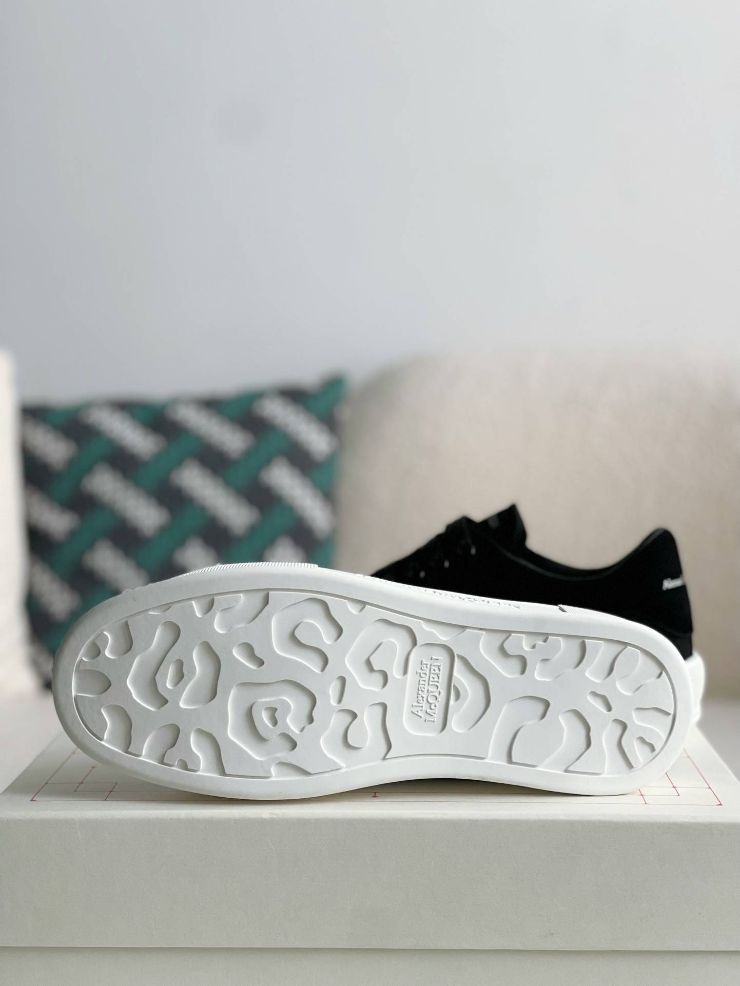 Alexander McQueen versatile Sneakers