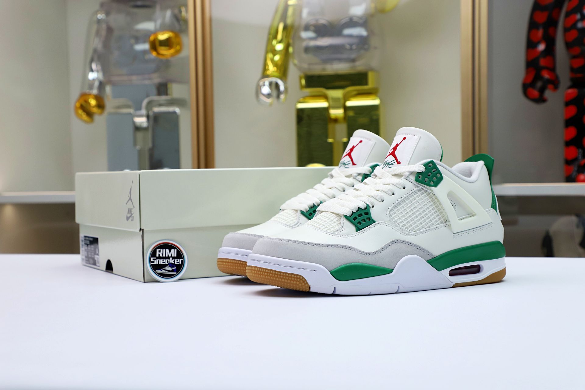 NIKE SB X AIR JORDAN 4 RETRO