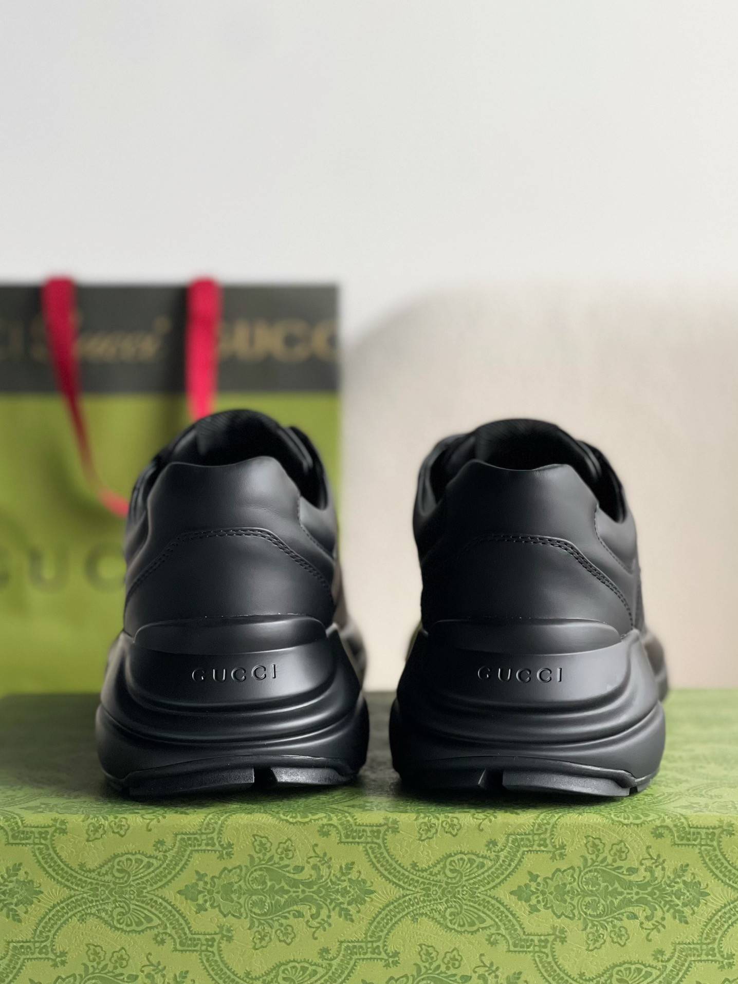 GU*IRetro Clunky Sneaker