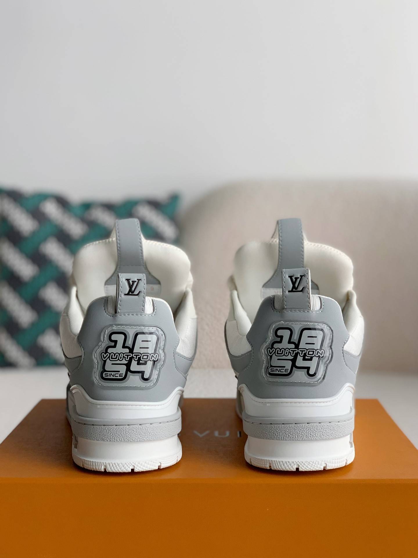 L*V RUNNER TATIC sneakers