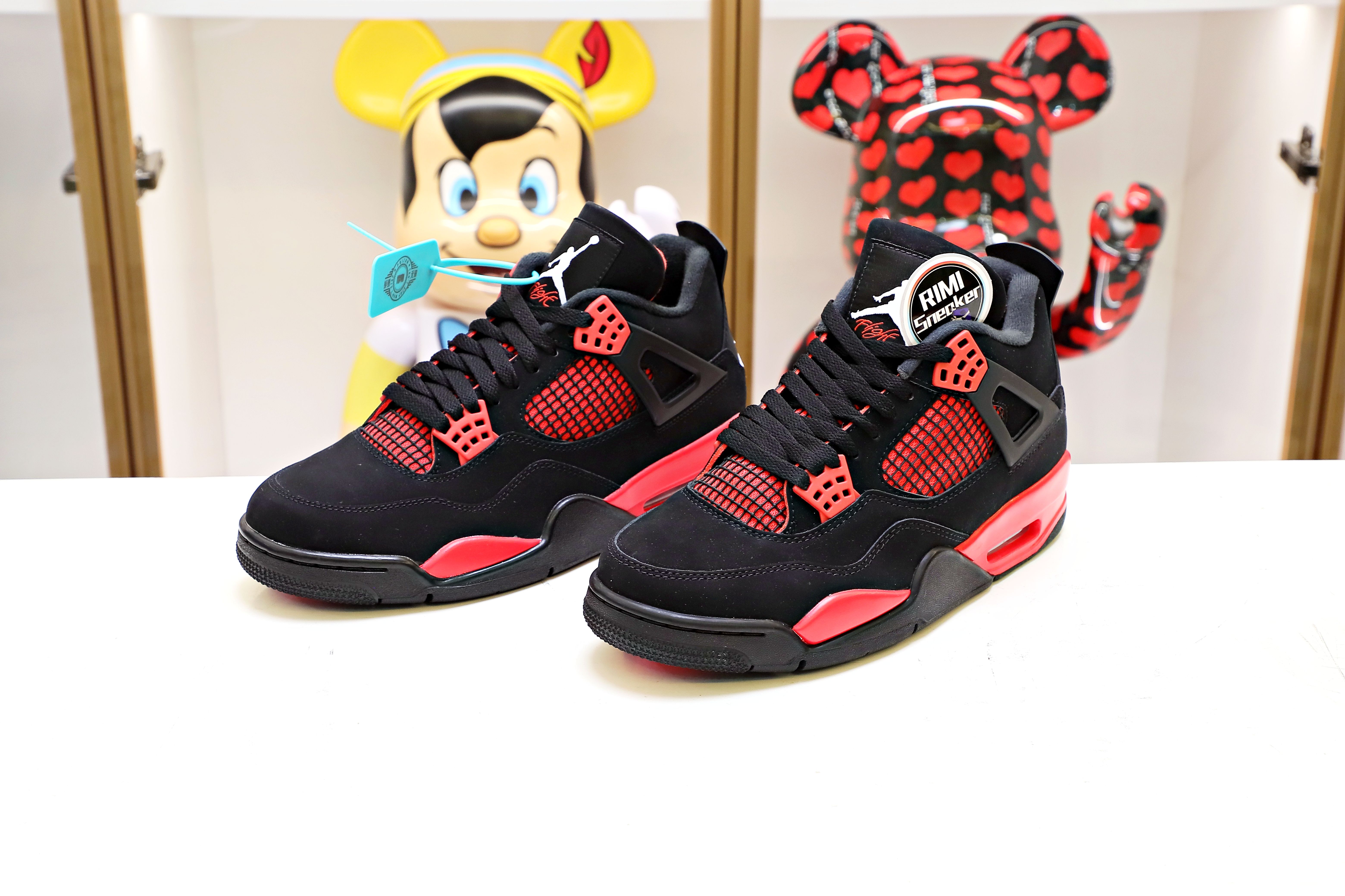AIR JORDAN 4 RETRO