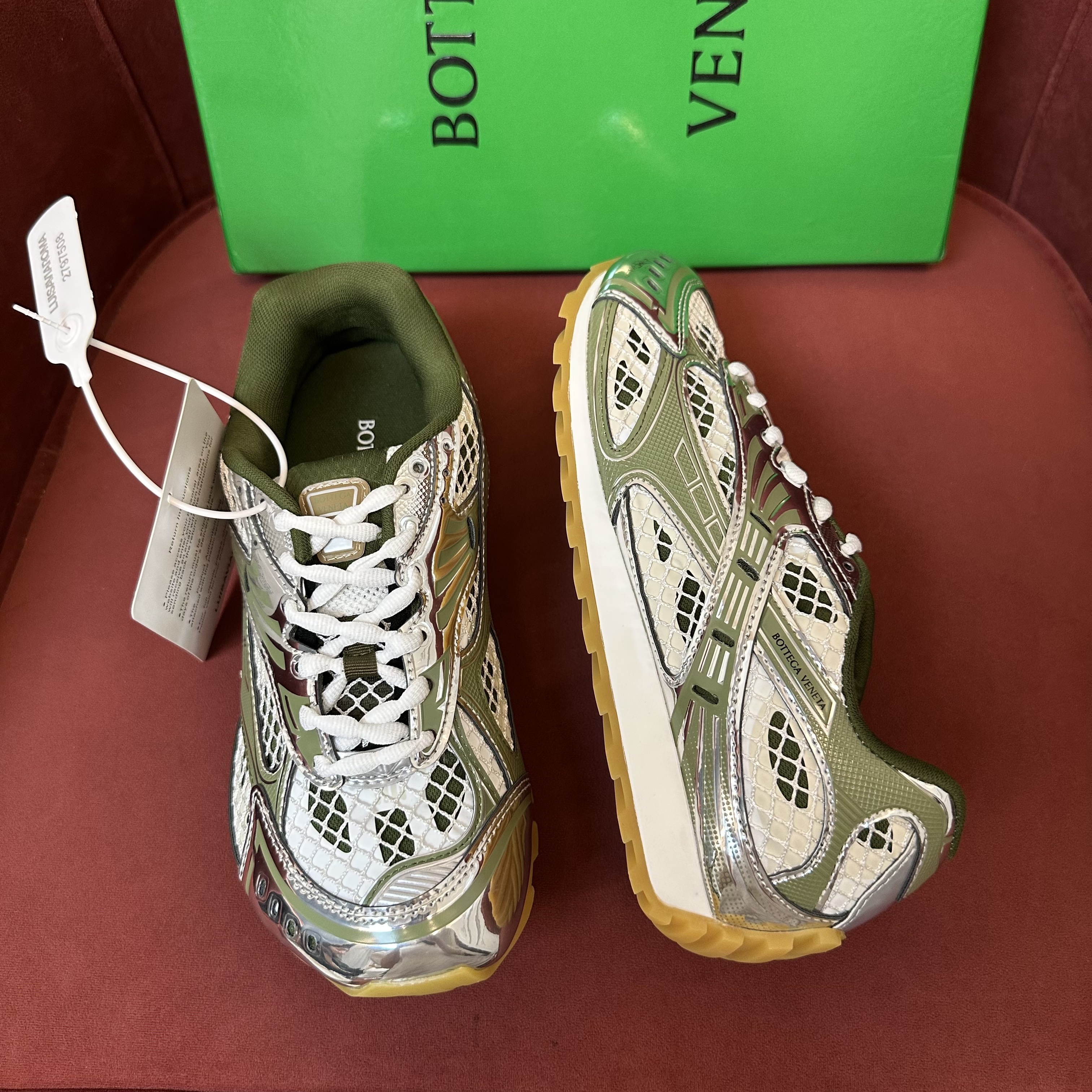 Bottega Veneta Orbit Sneaker Mud/white