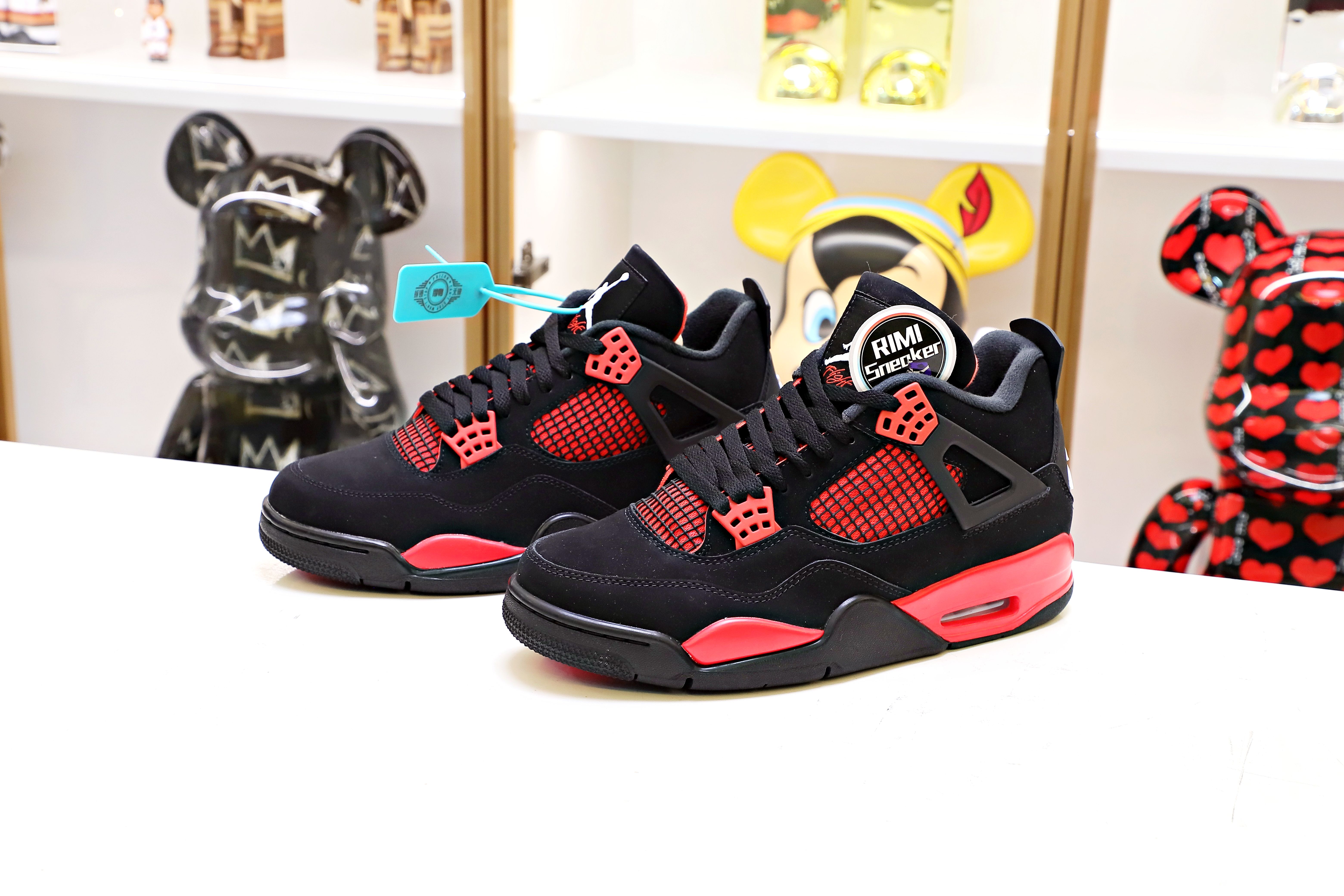 AIR JORDAN 4 RETRO