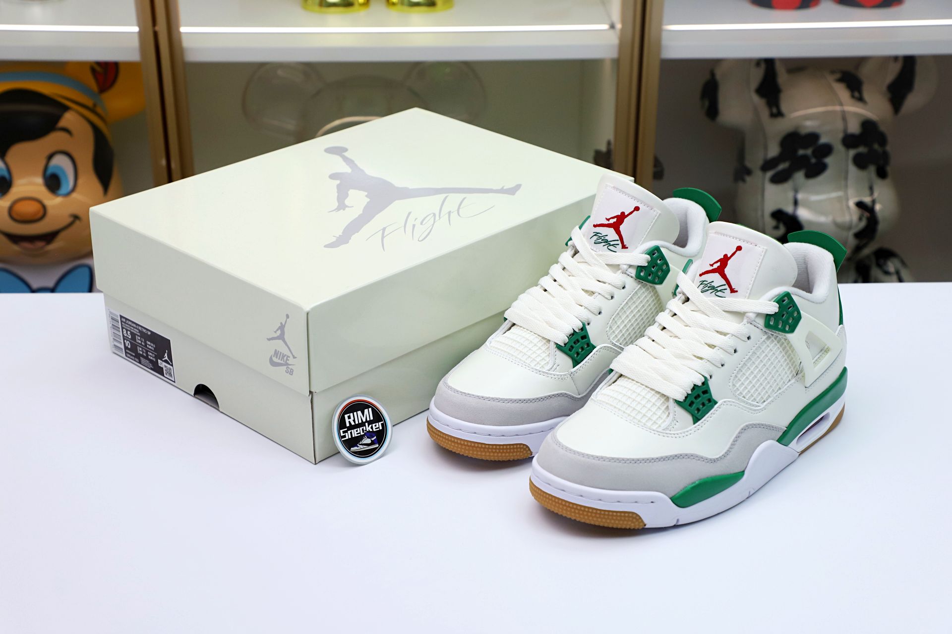 NIKE SB X AIR JORDAN 4 RETRO