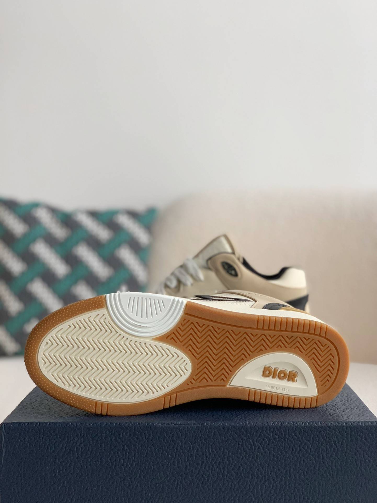 D*OR B57 New Sneaker