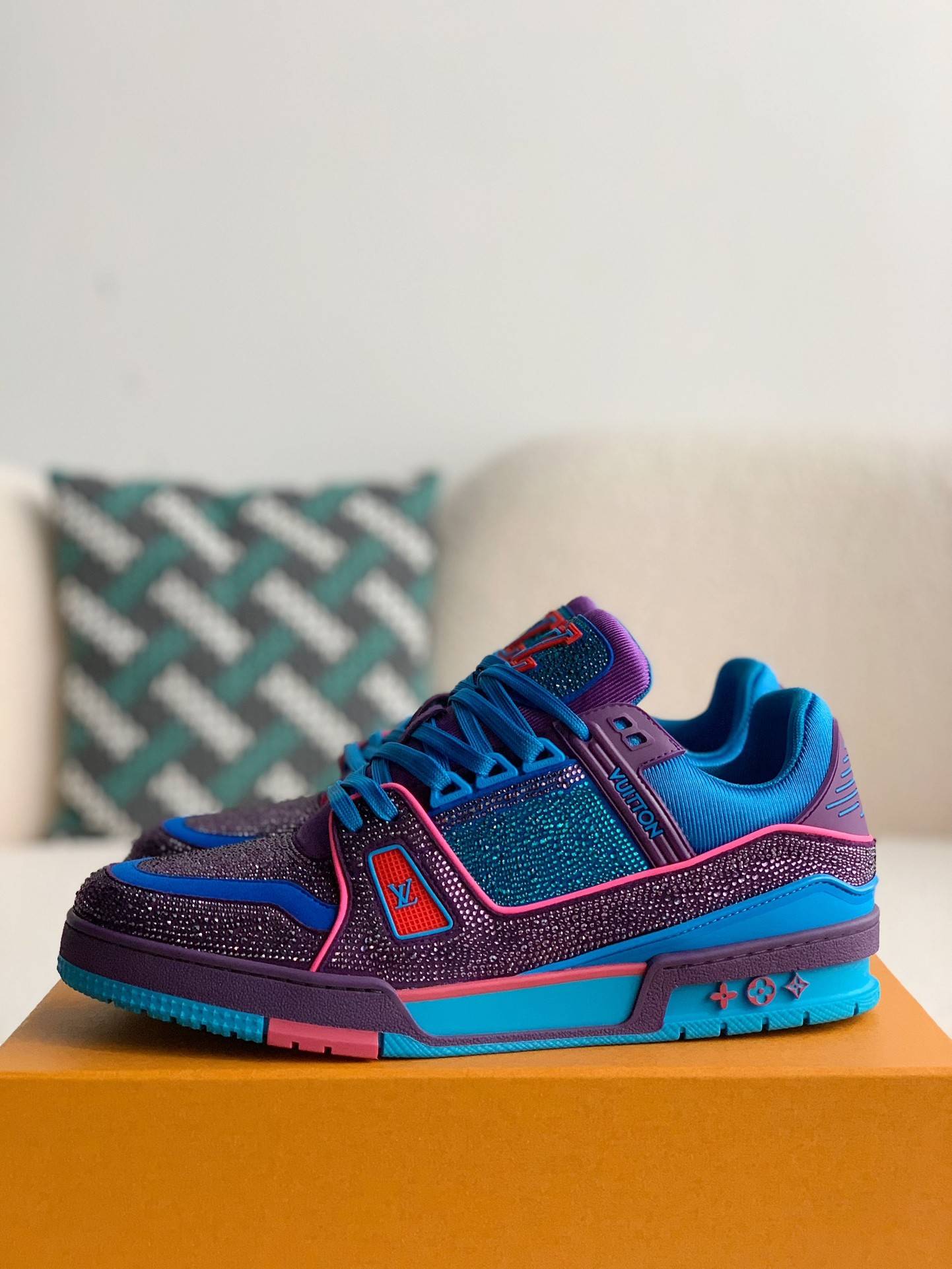 L*V TRAINER Sneakers