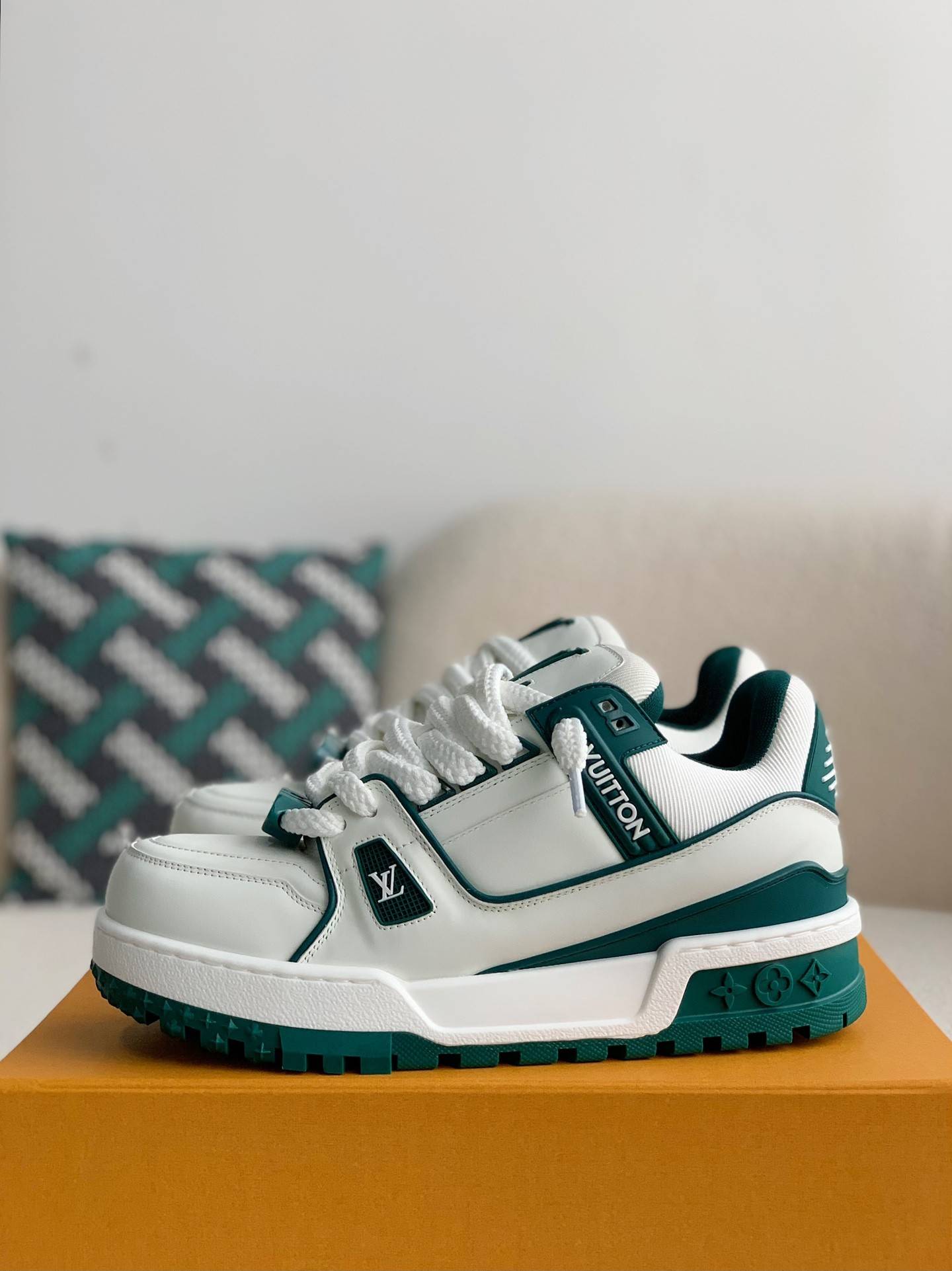 L*V TRAINER MAXI SNEAKERS