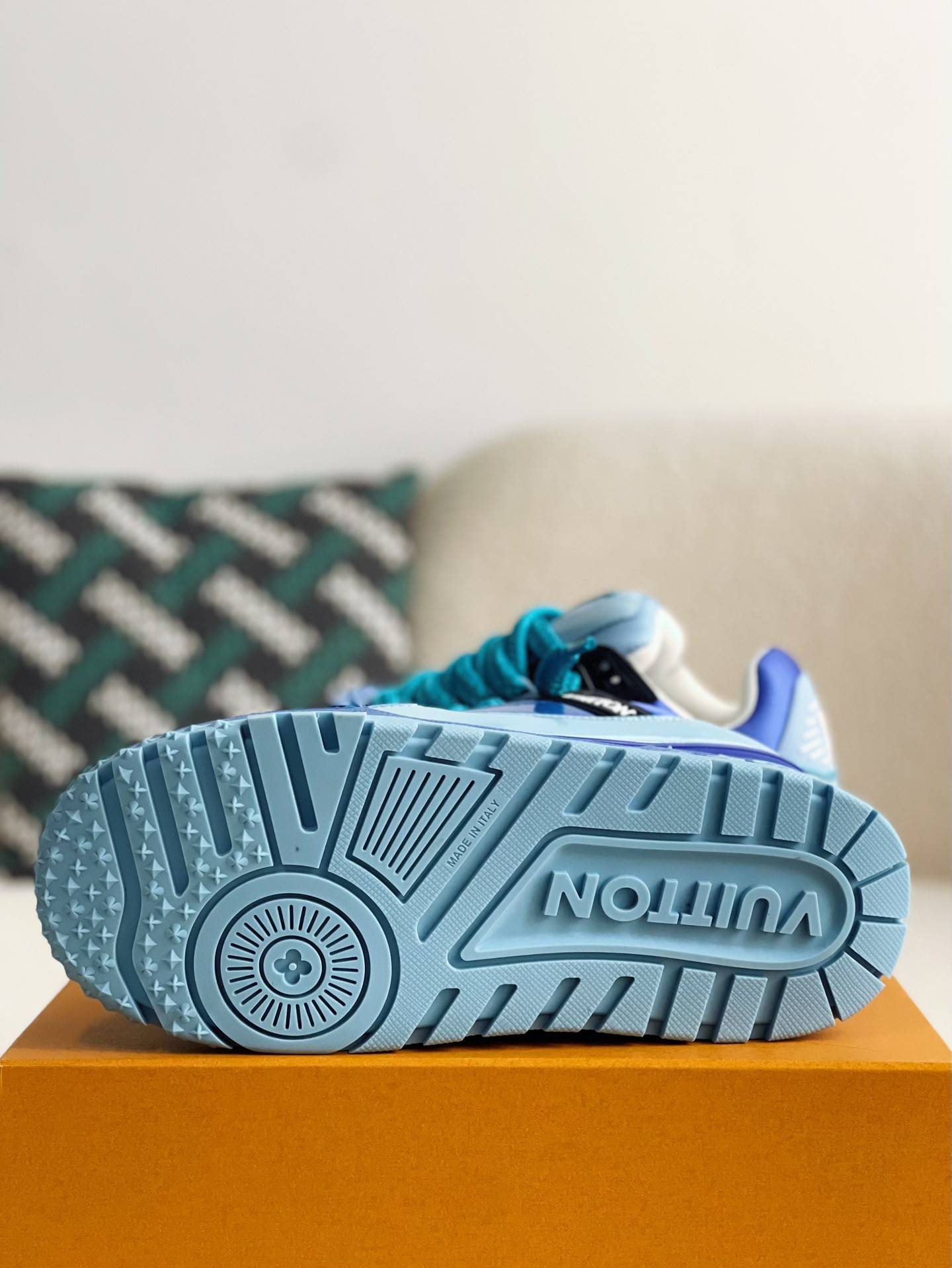 L*V TRAINER MAXI SNEAKERS