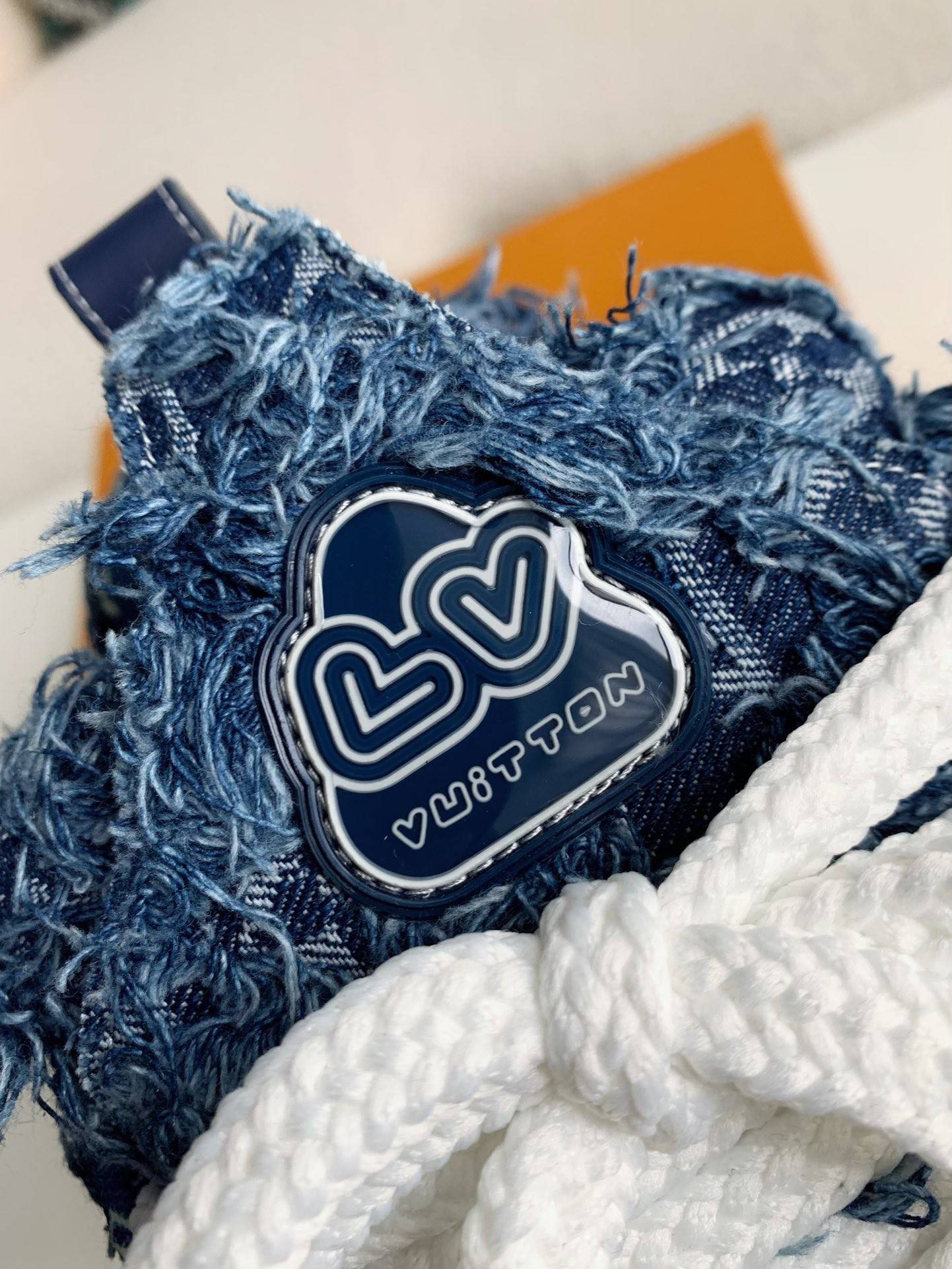 L*V TRAINER SNEAKERS