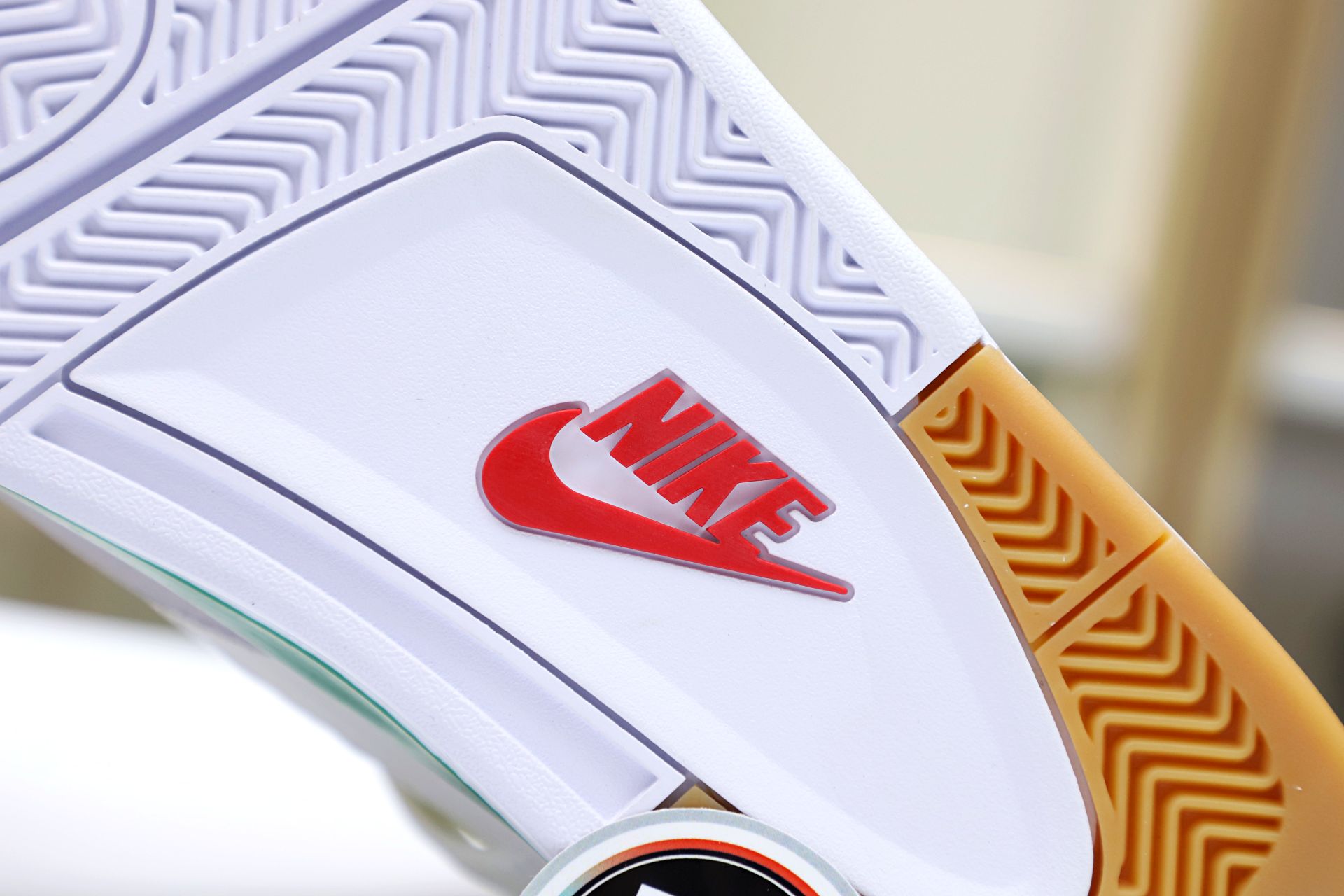 NIKE SB X AIR JORDAN 4 RETRO