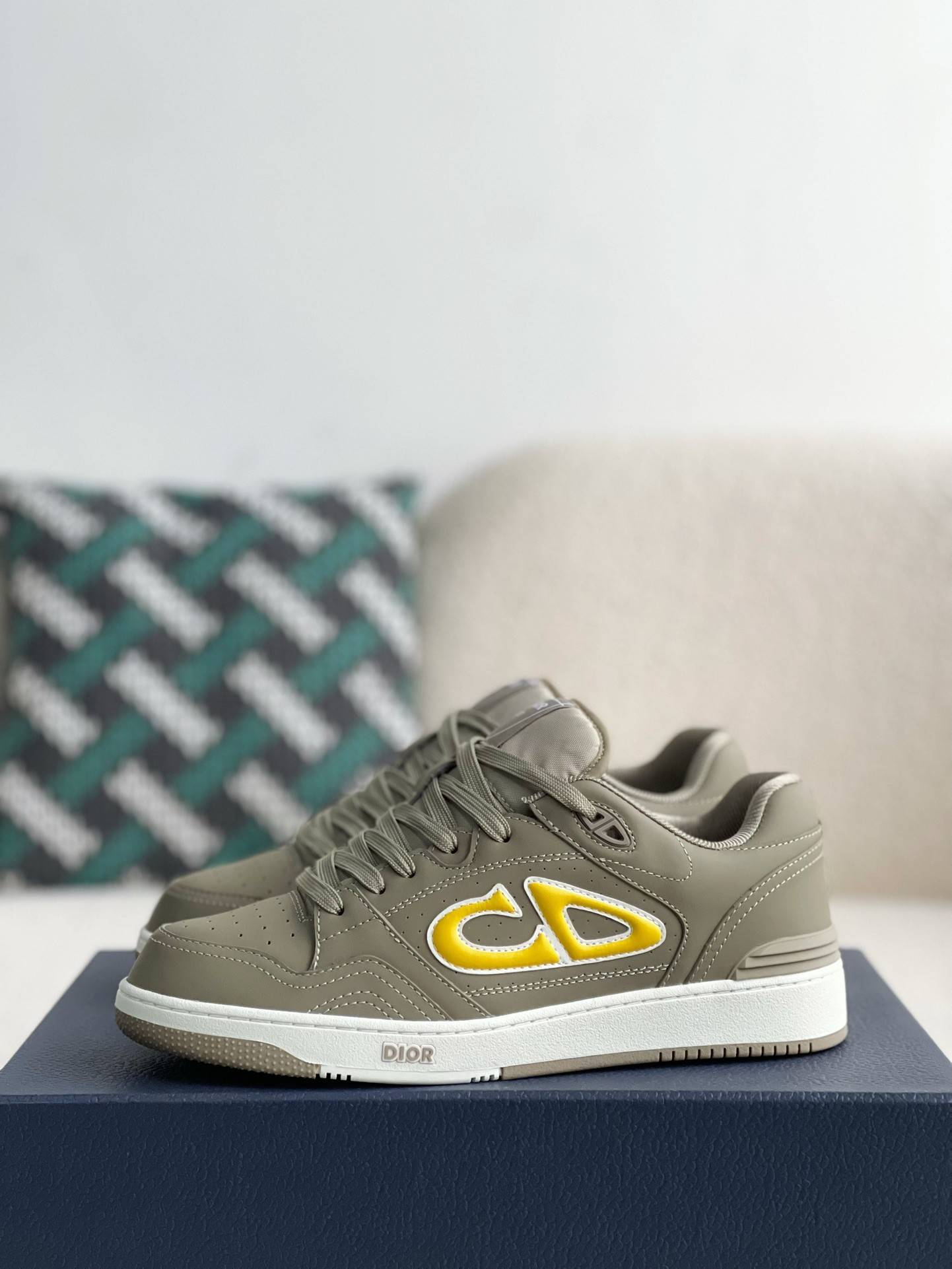 D*OR B57 Sneakers