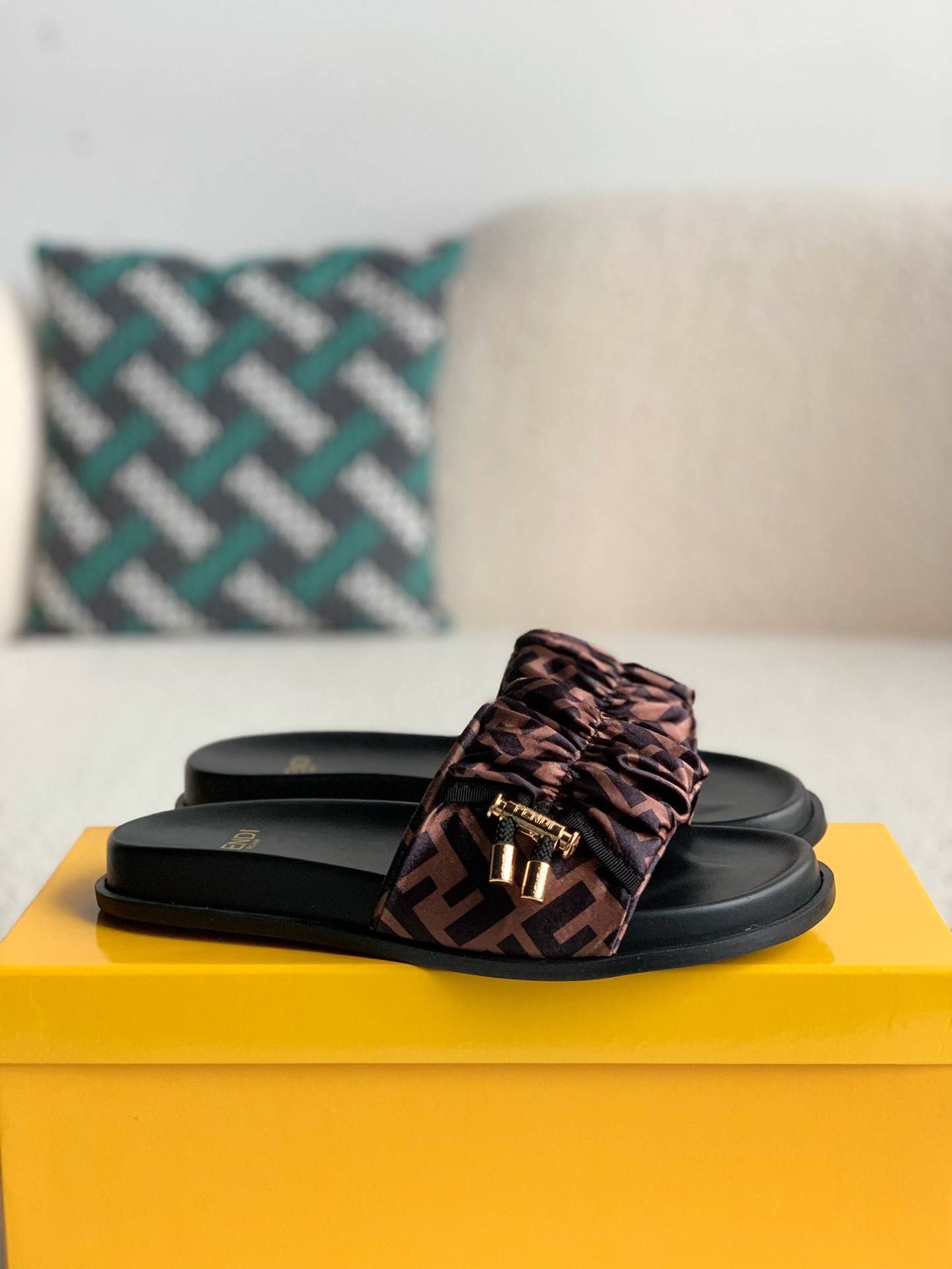 Fendi slippers