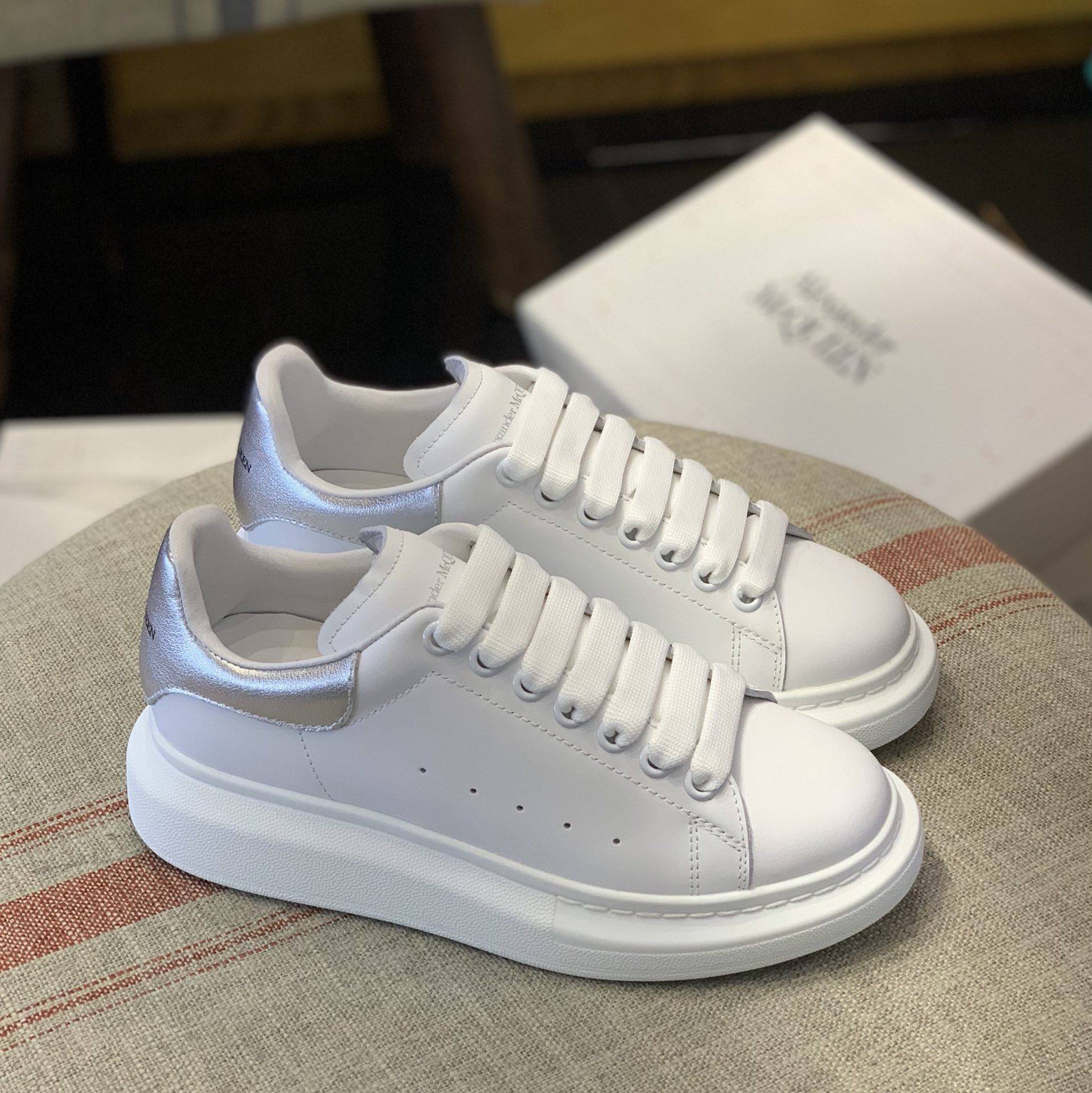 Alexander McQueen MQ siL*Very cowhide tail Sneakers