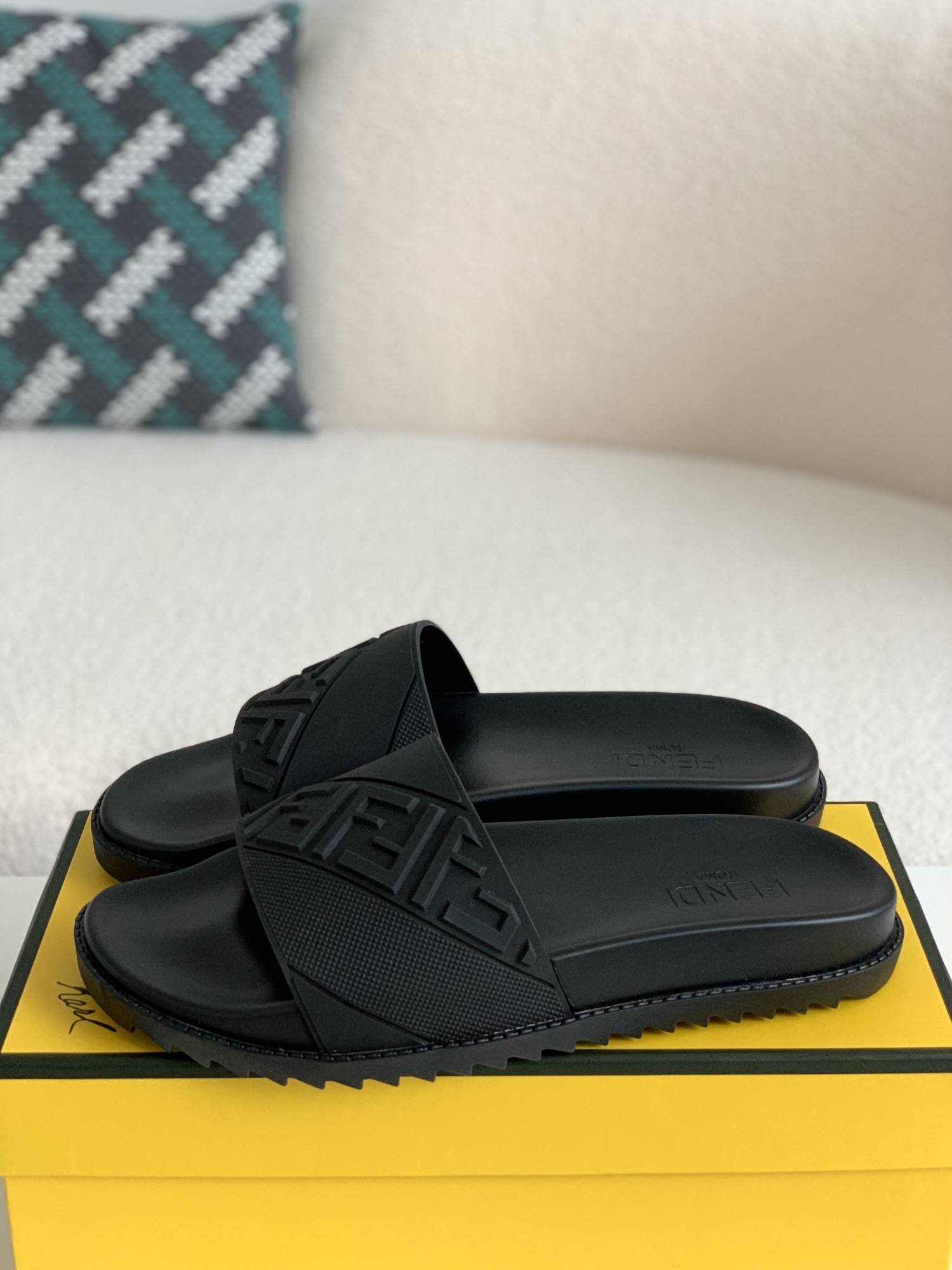 Fendi slippers