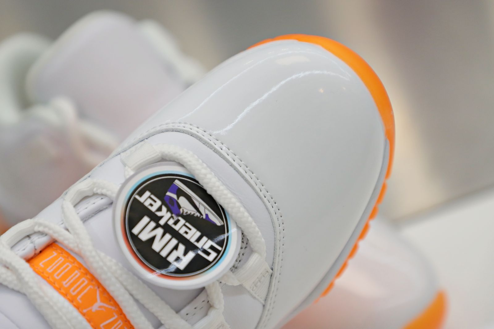 WMNS AIR JORDAN 11 RETRO LOW