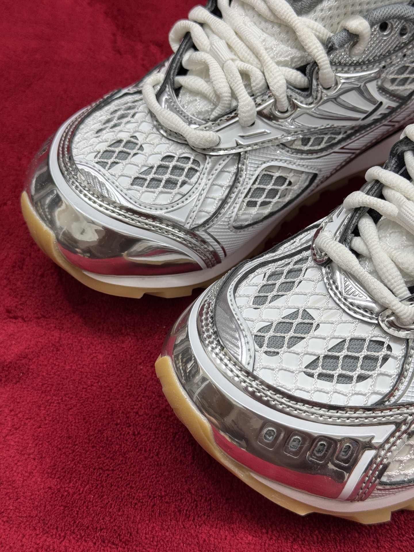 Bottega Veneta Orbit Sneaker Silver / White / Optic white rubber