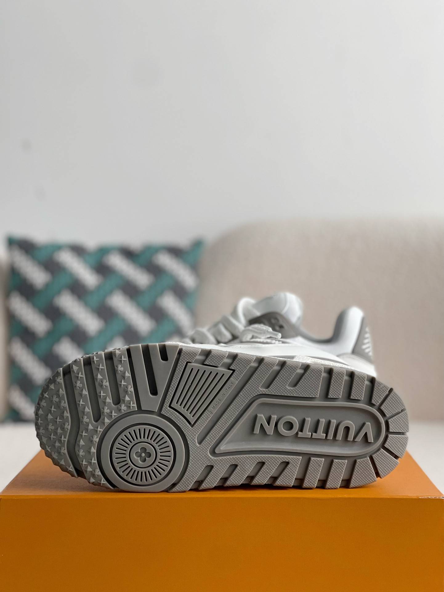 L*V TRAINER MAXI SNEAKERS