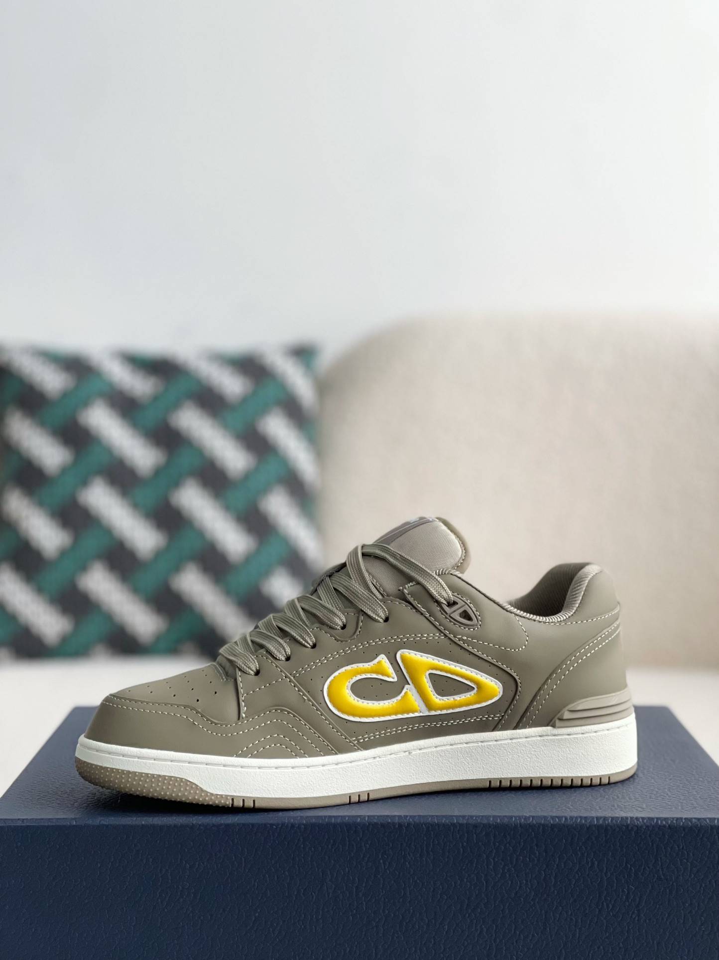 D*OR B57 Sneakers