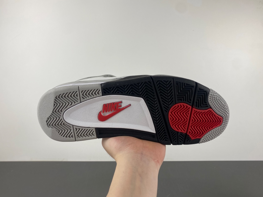 Air Jordan 4 “White Cement” 2025 FV5029-100