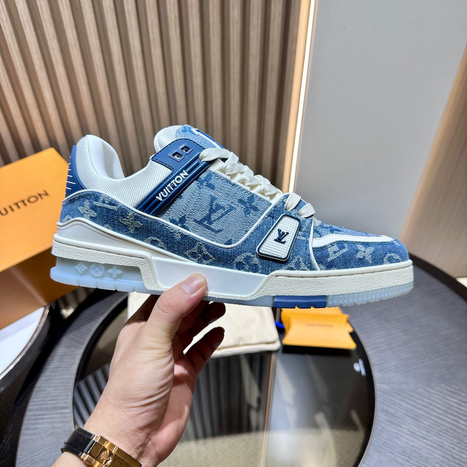 L*V TRAINER Sneakers 1ADHHV