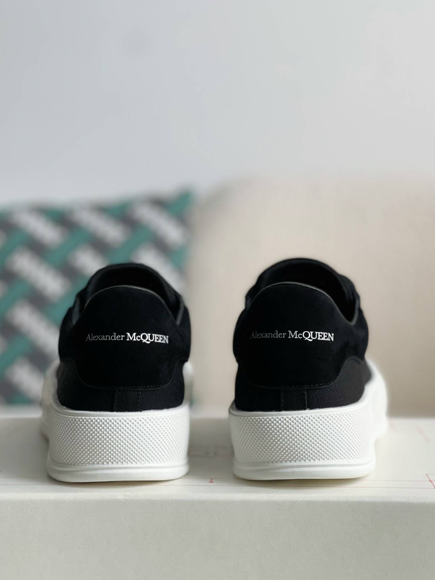 Alexander McQueen versatile Sneakers
