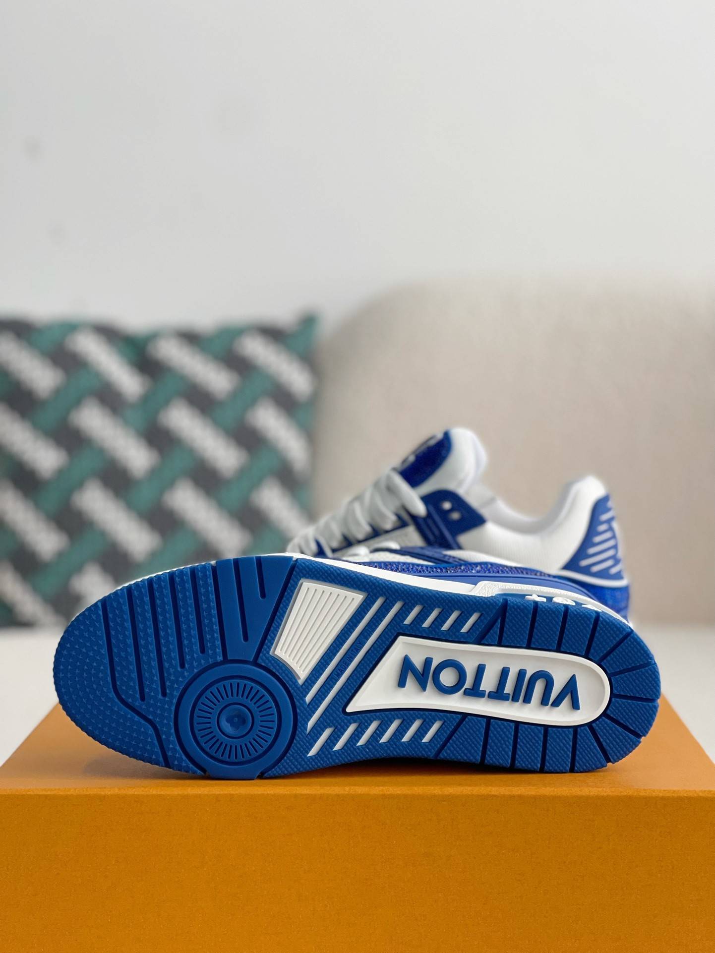 L*V Trainers Sneakers