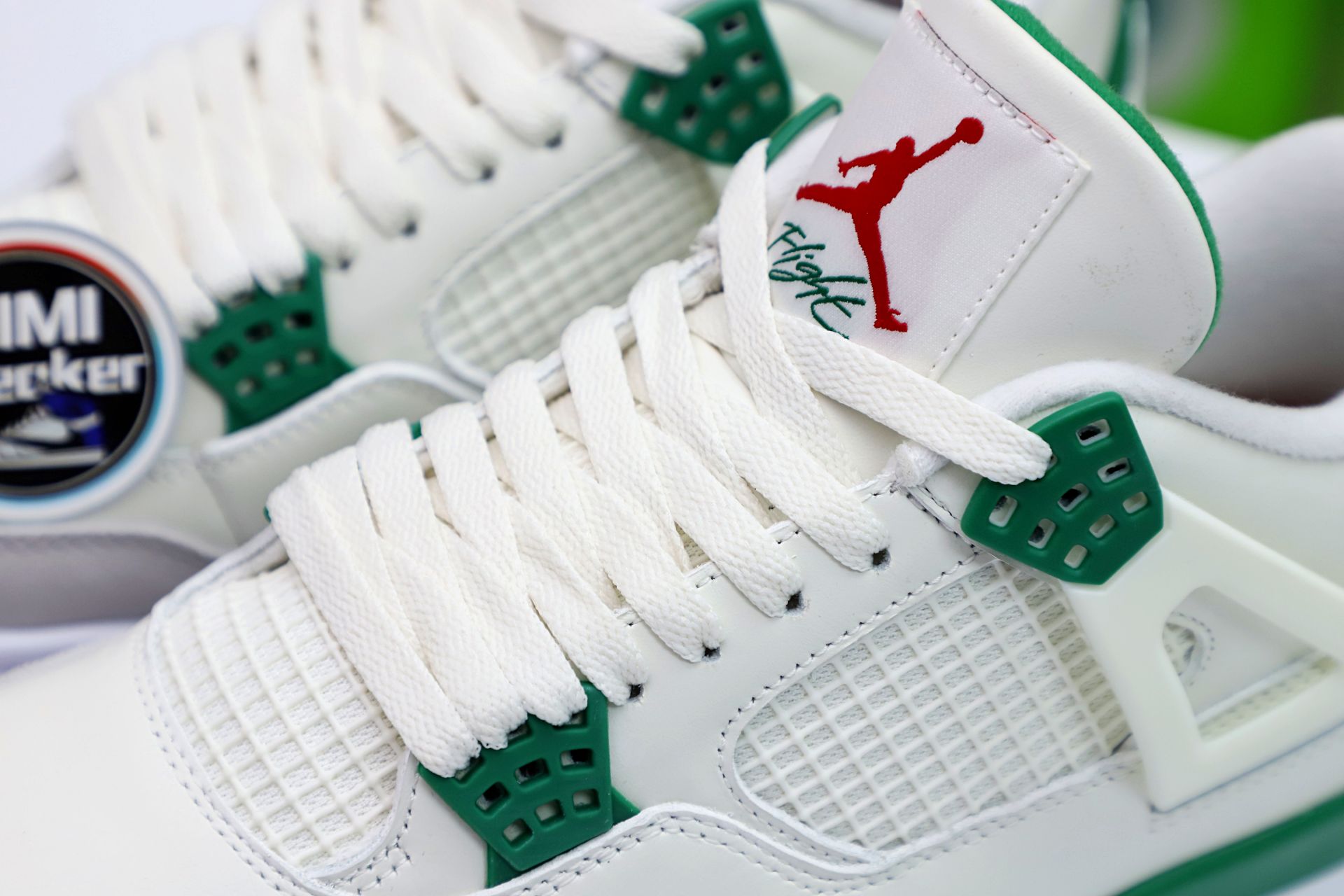 NIKE SB X AIR JORDAN 4 RETRO