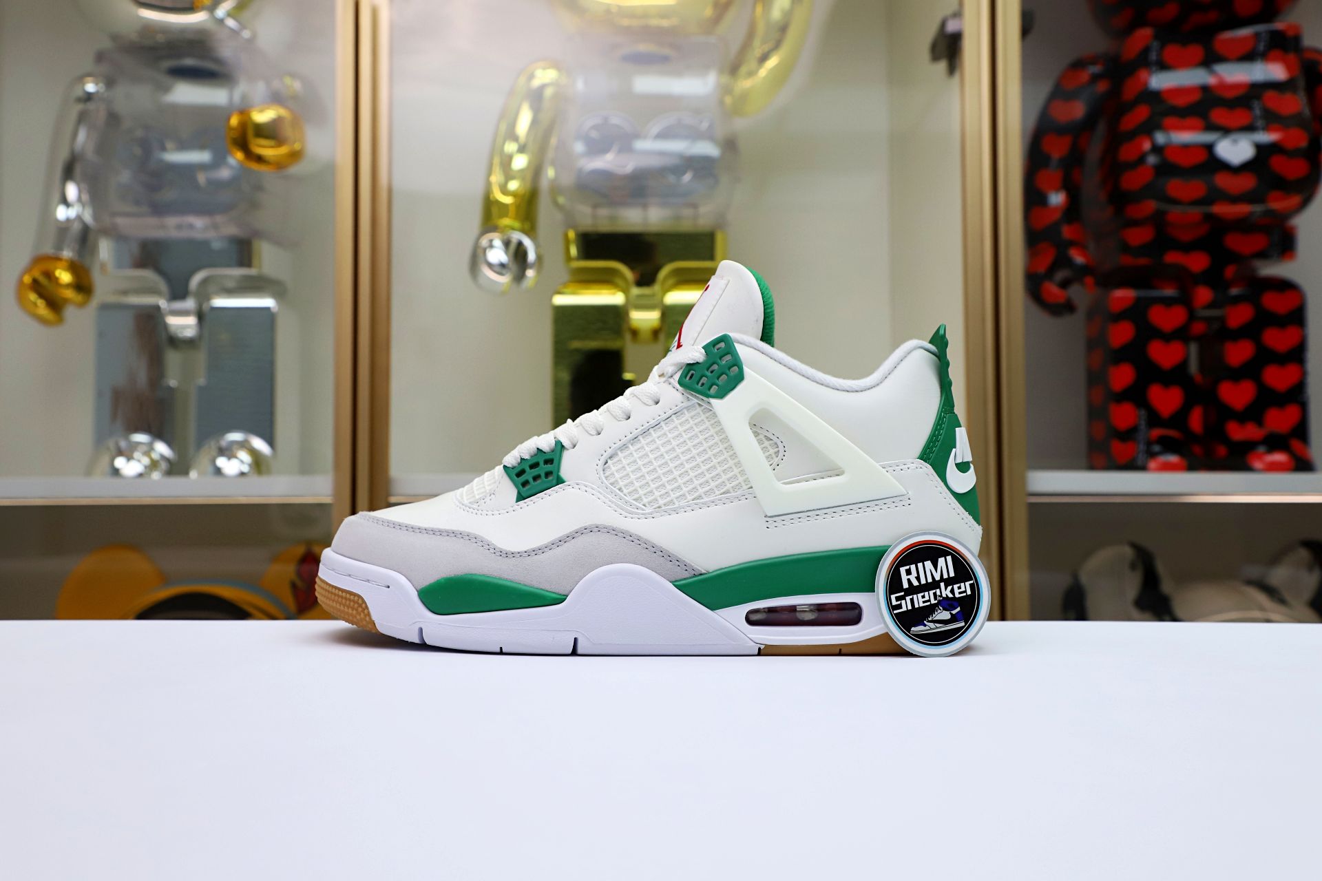 NIKE SB X AIR JORDAN 4 RETRO