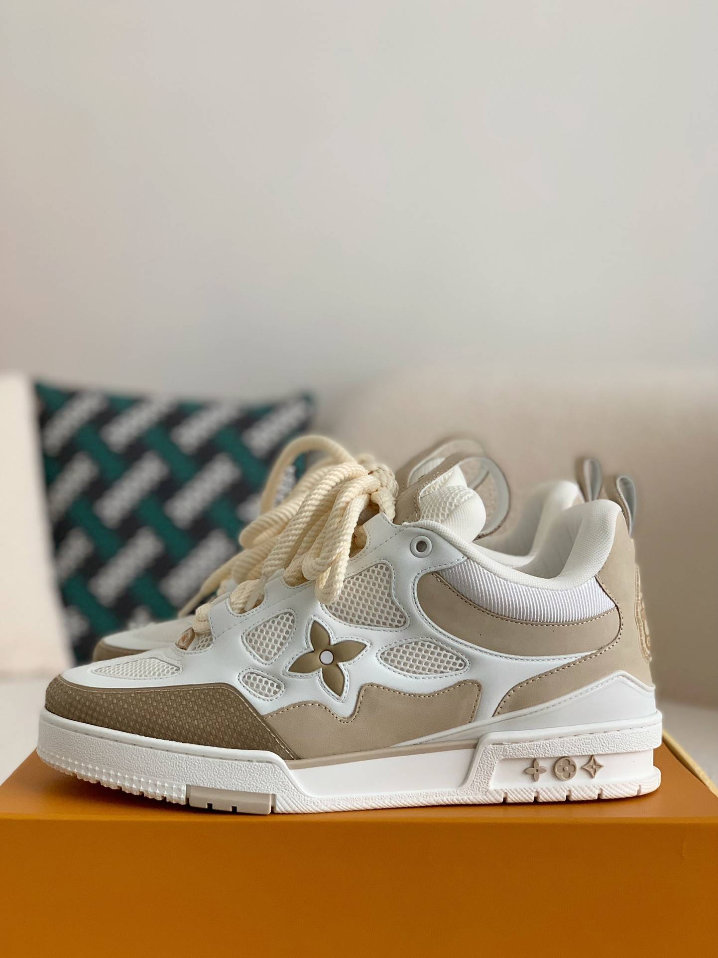 L*V RUNNER TATIC Sneakers