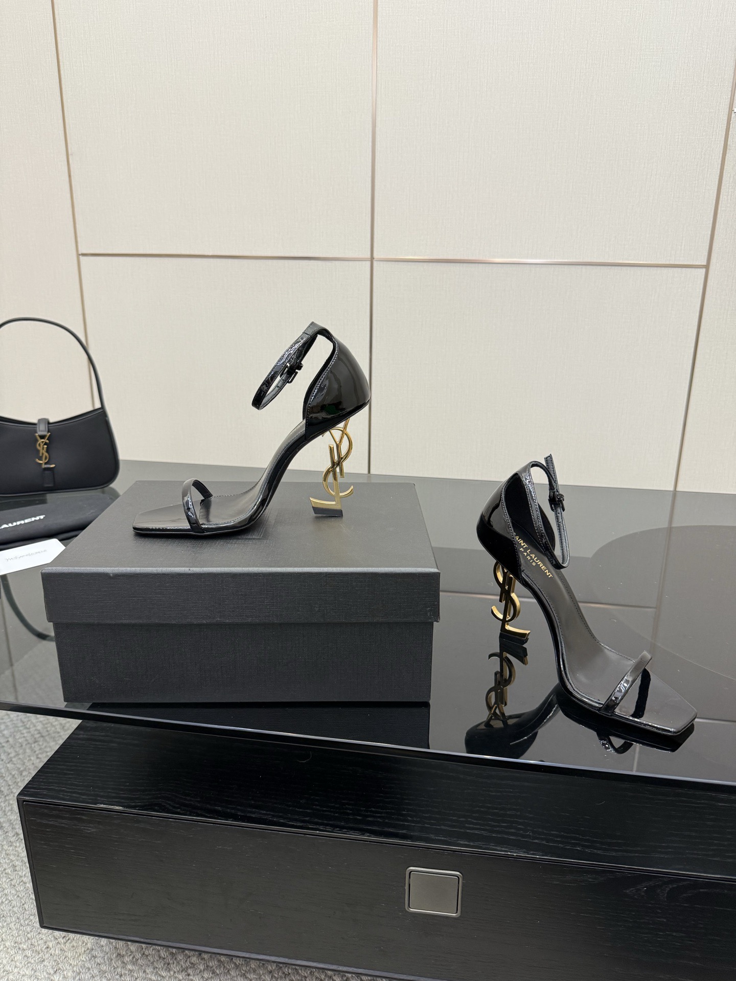 YSL OPYUM SANDALS IN PATENT LEATHER