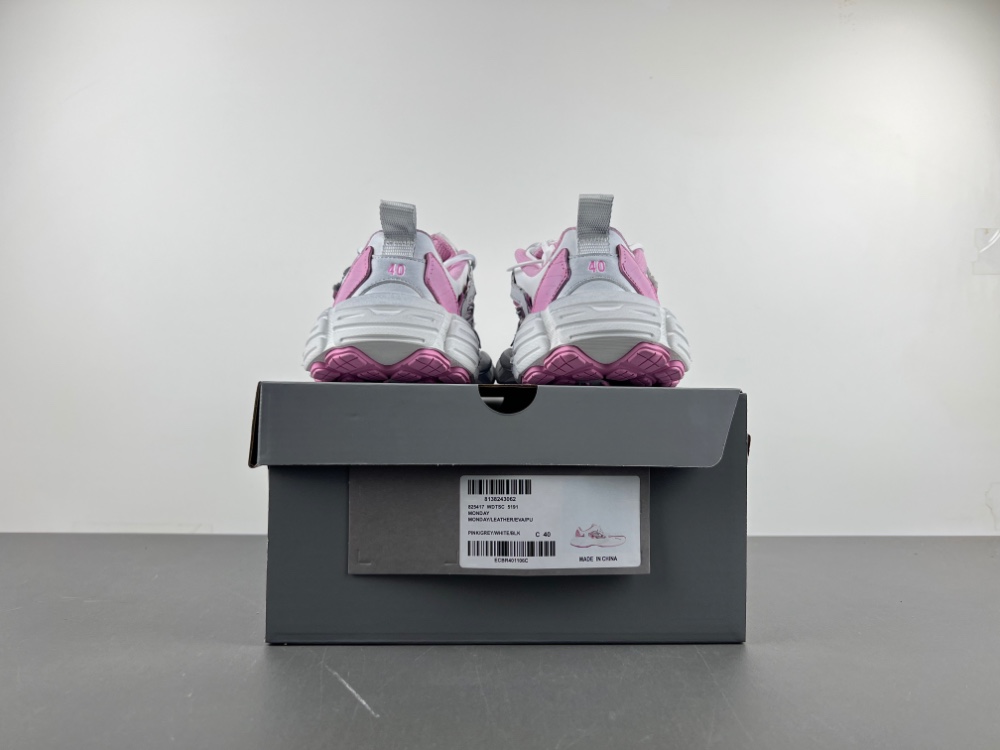 Balenciaga Runner Sneaker 825418 WDWTS 5191