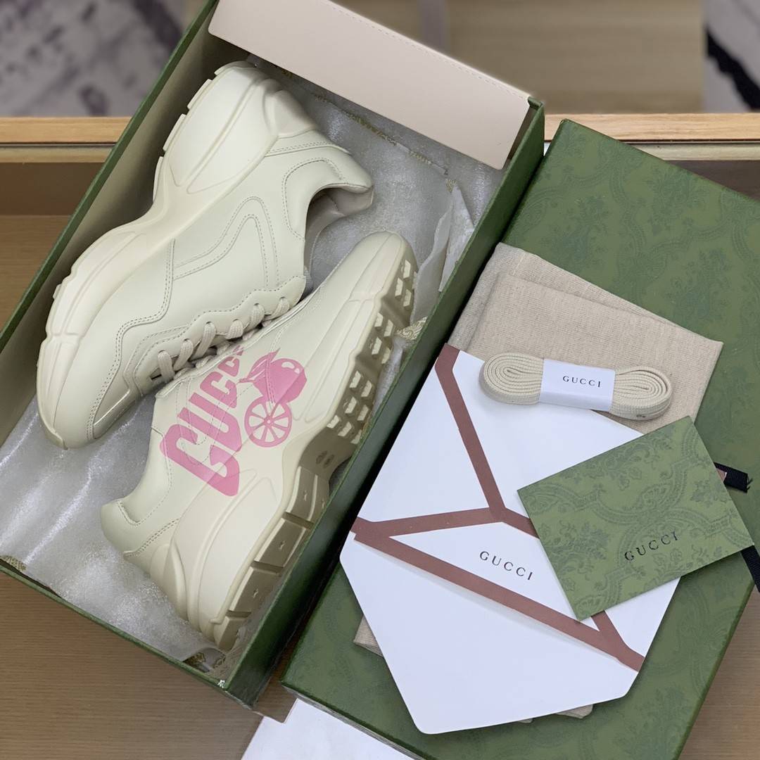 GU*IRetro Clunky Sneaker