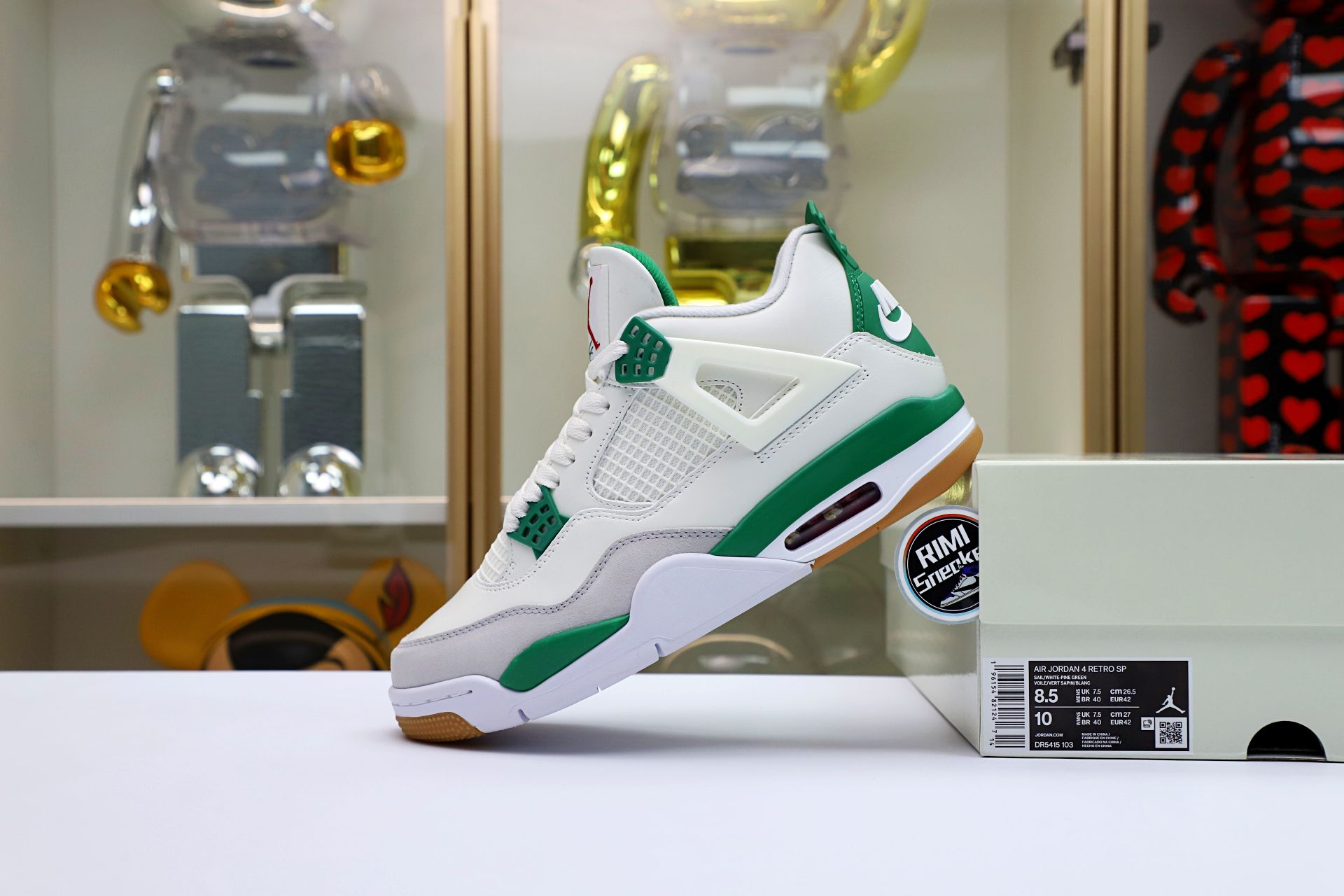 NIKE SB X AIR JORDAN 4 RETRO