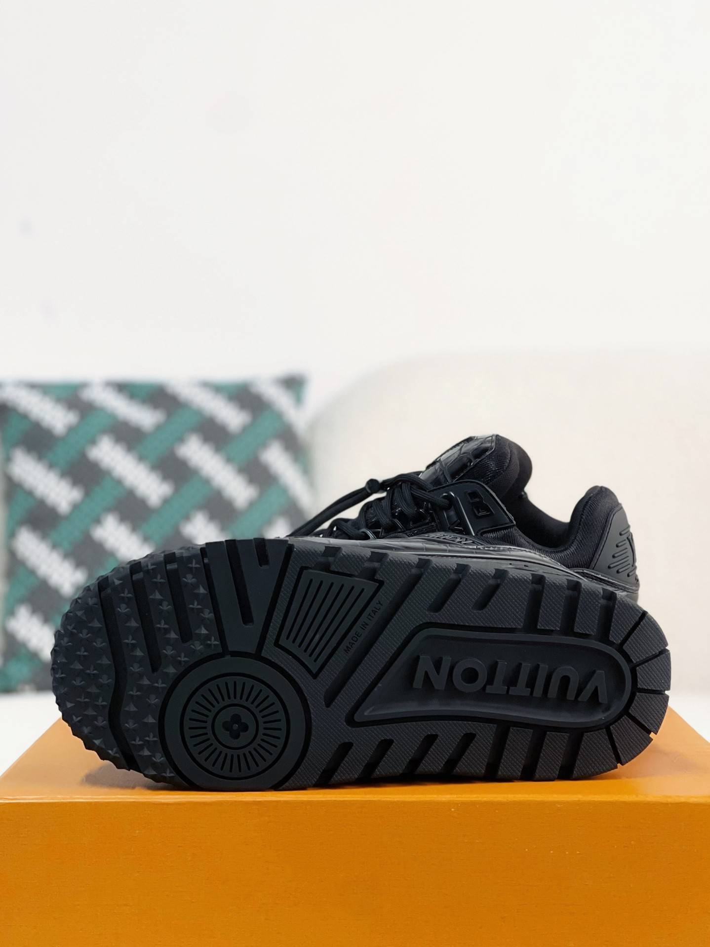 L*V TRAINER MAXI SNEAKERS