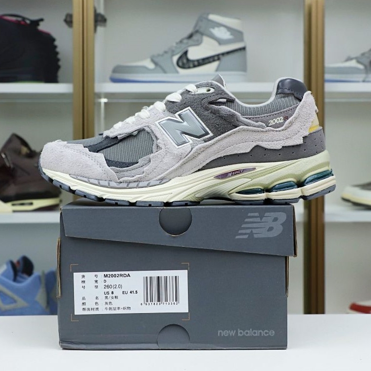 New Balance NB 2002R