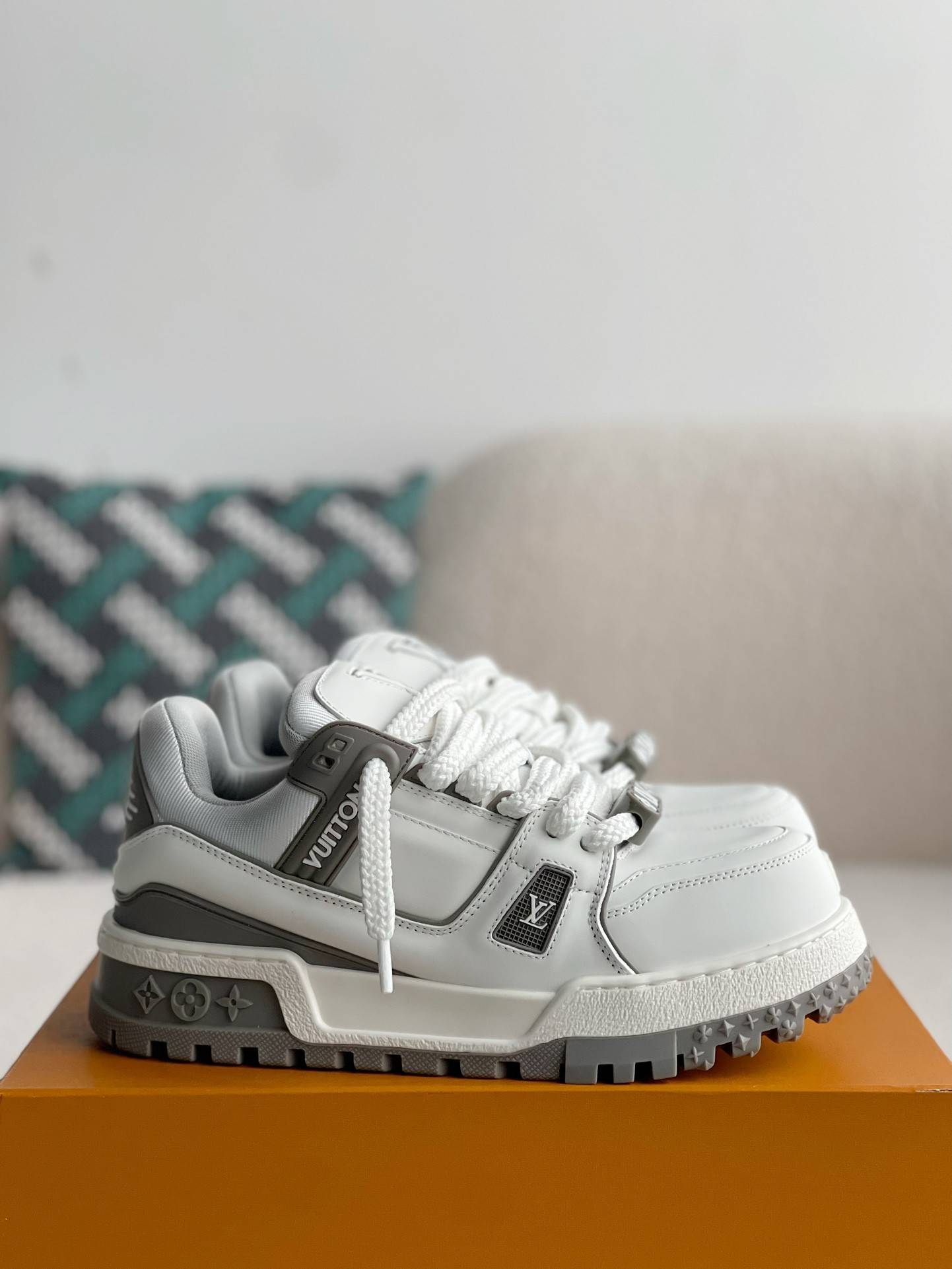 L*V TRAINER MAXI SNEAKERS