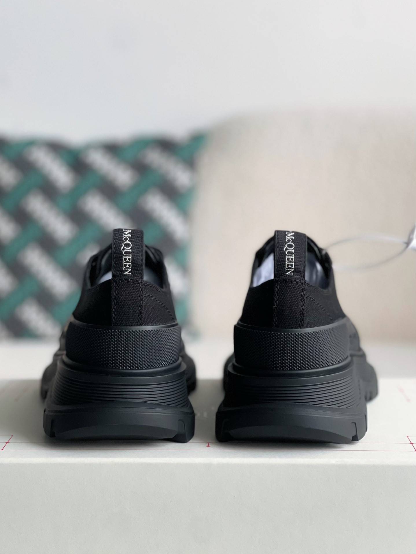 Alexander McQueen  Sneakers