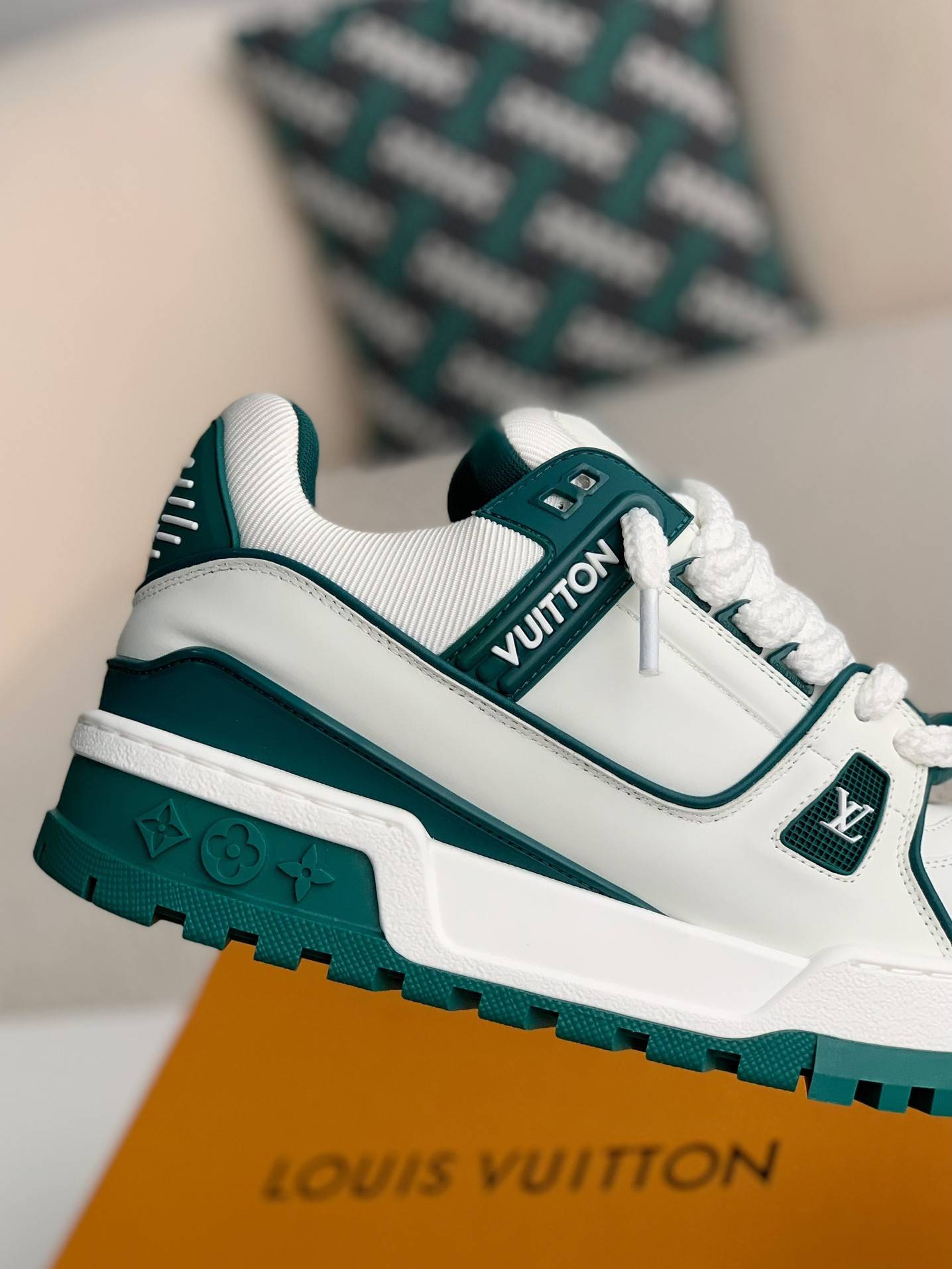 L*V TRAINER MAXI SNEAKERS