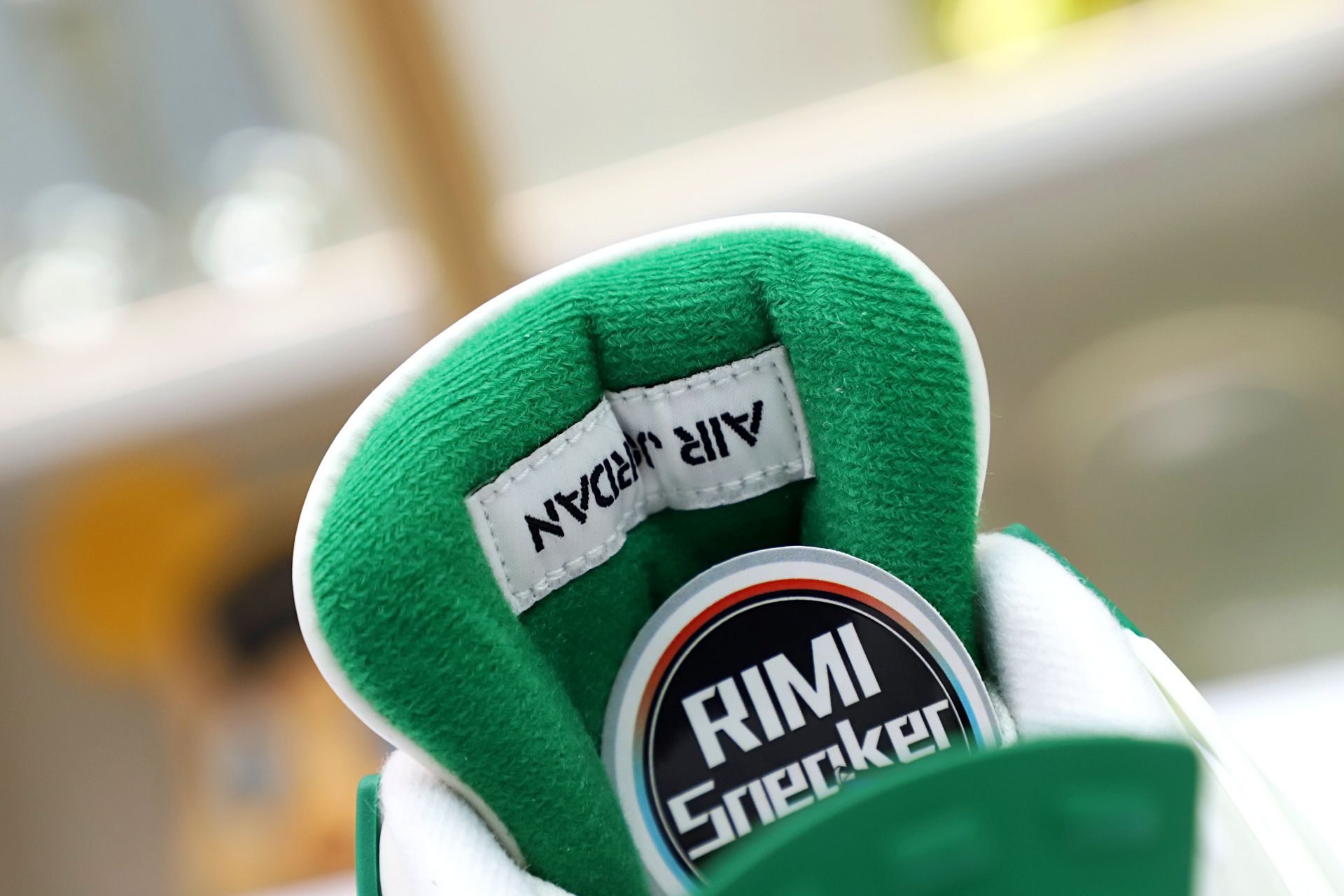 NIKE SB X AIR JORDAN 4 RETRO