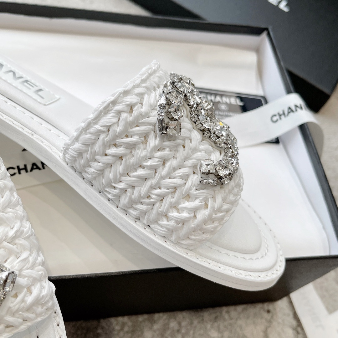 CHANEL BING BING 23P Slippers