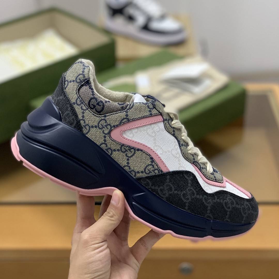 GU*IRetro Clunky Sneaker