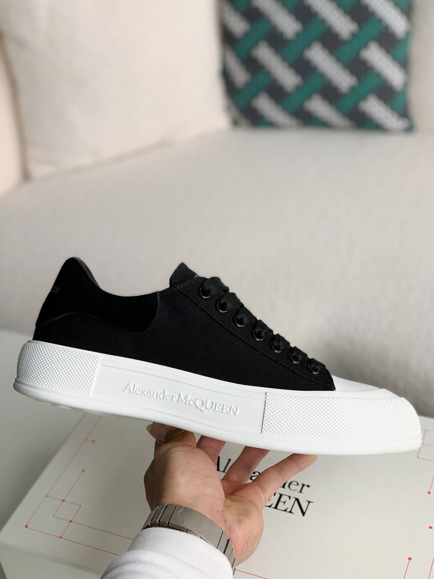 Alexander McQueen versatile Sneakers