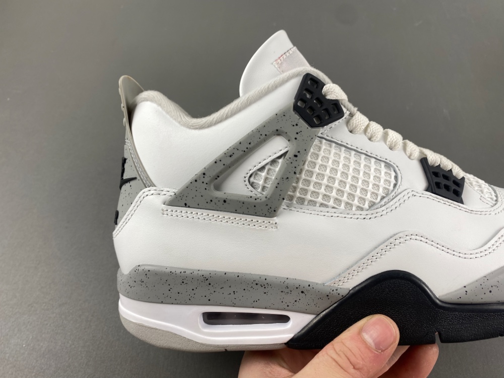 Air Jordan 4 “White Cement” 2025 FV5029-100